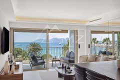 Cannes - Croisette - 2 bedrooms apartment — photo 5 of 7