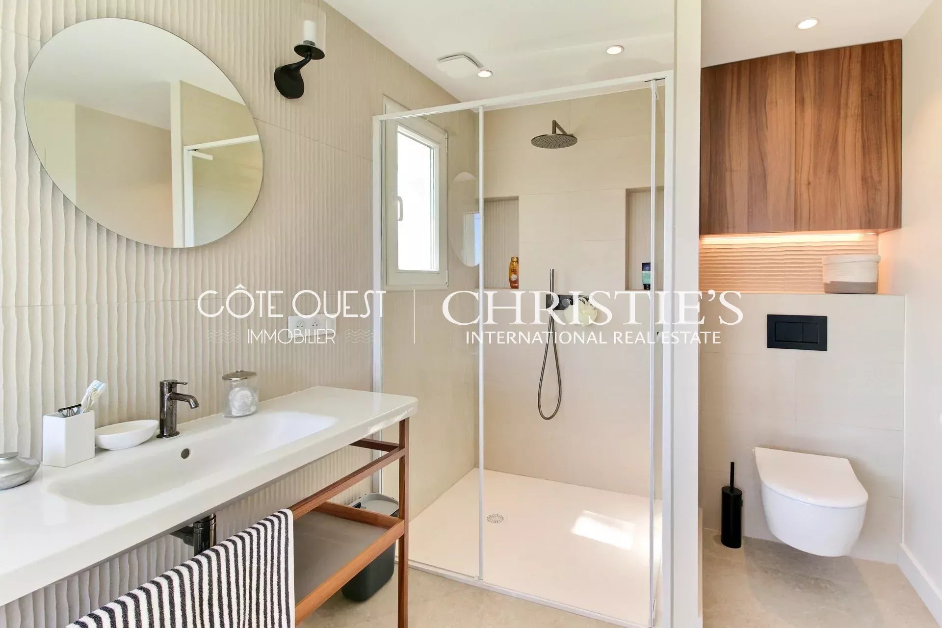 4 Bedroom Villa/Townhouse's Image 9