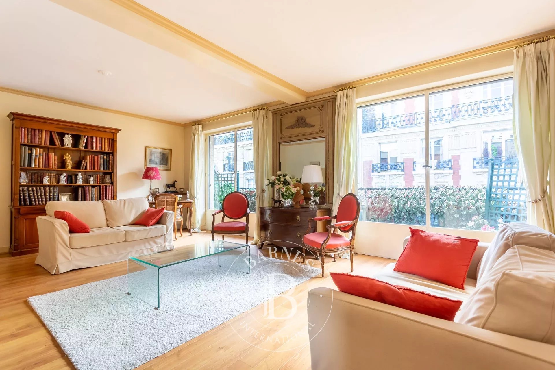 Neuilly-Mairie-Sainte Foy - 4-room apartment - 2 to 3 bedrooms - Upper floor