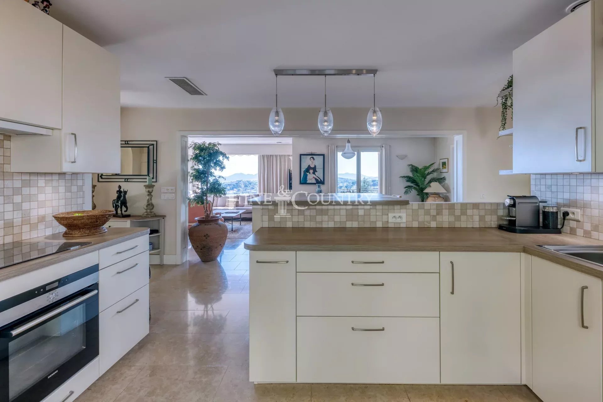 Photo of Villa For sale in Le Cannet Village with Panoramic Sea Views