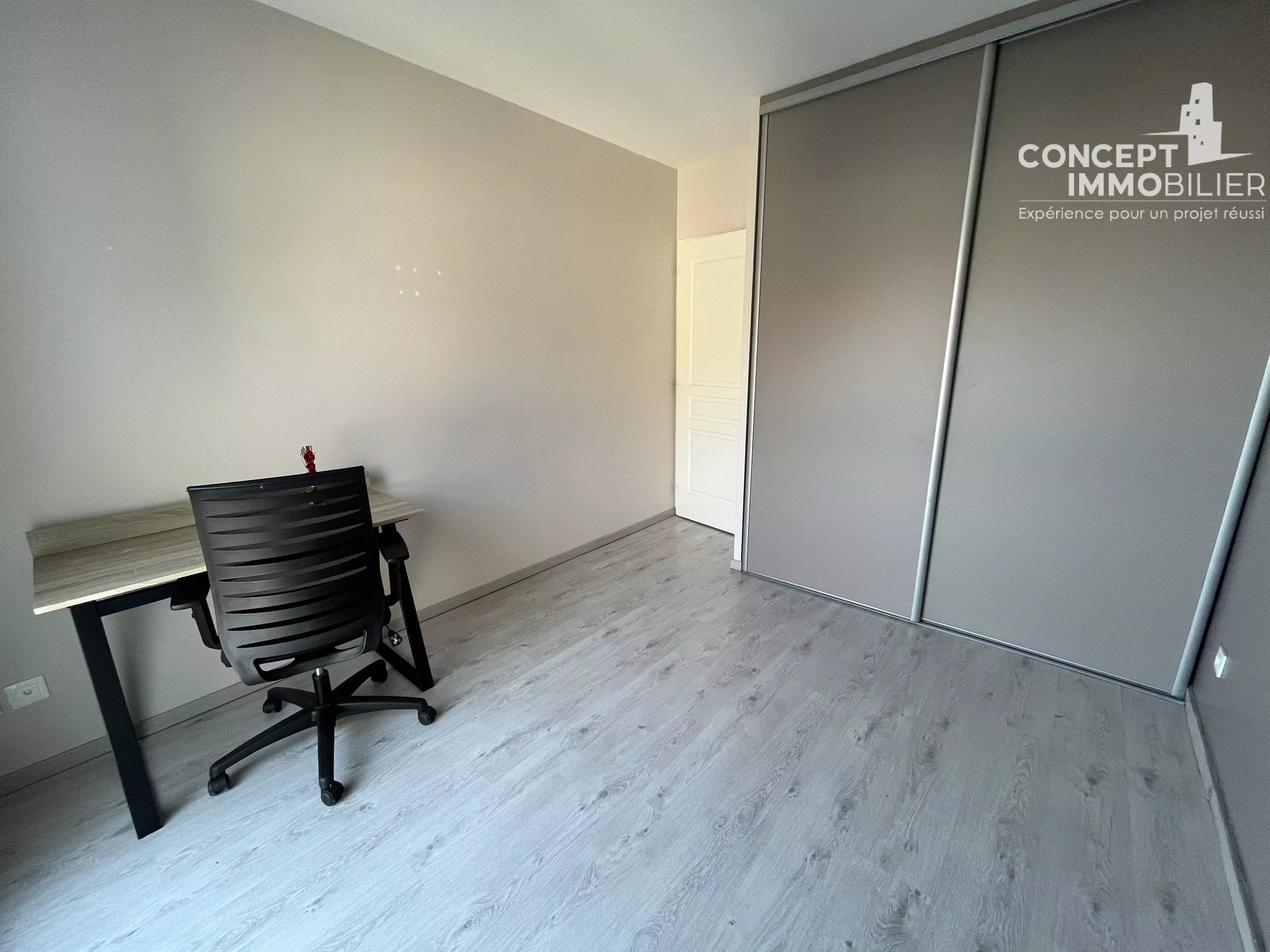 À louer – Appartement F3 meublé avec balcon et 2 places de parking – Marange-Silvange