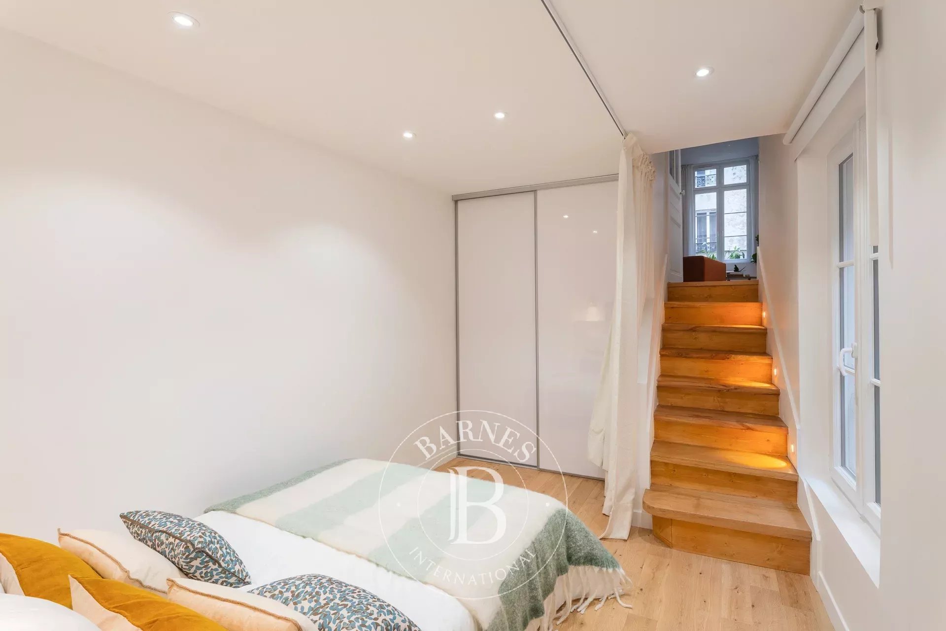 Daire Paris 3ème - picture 6