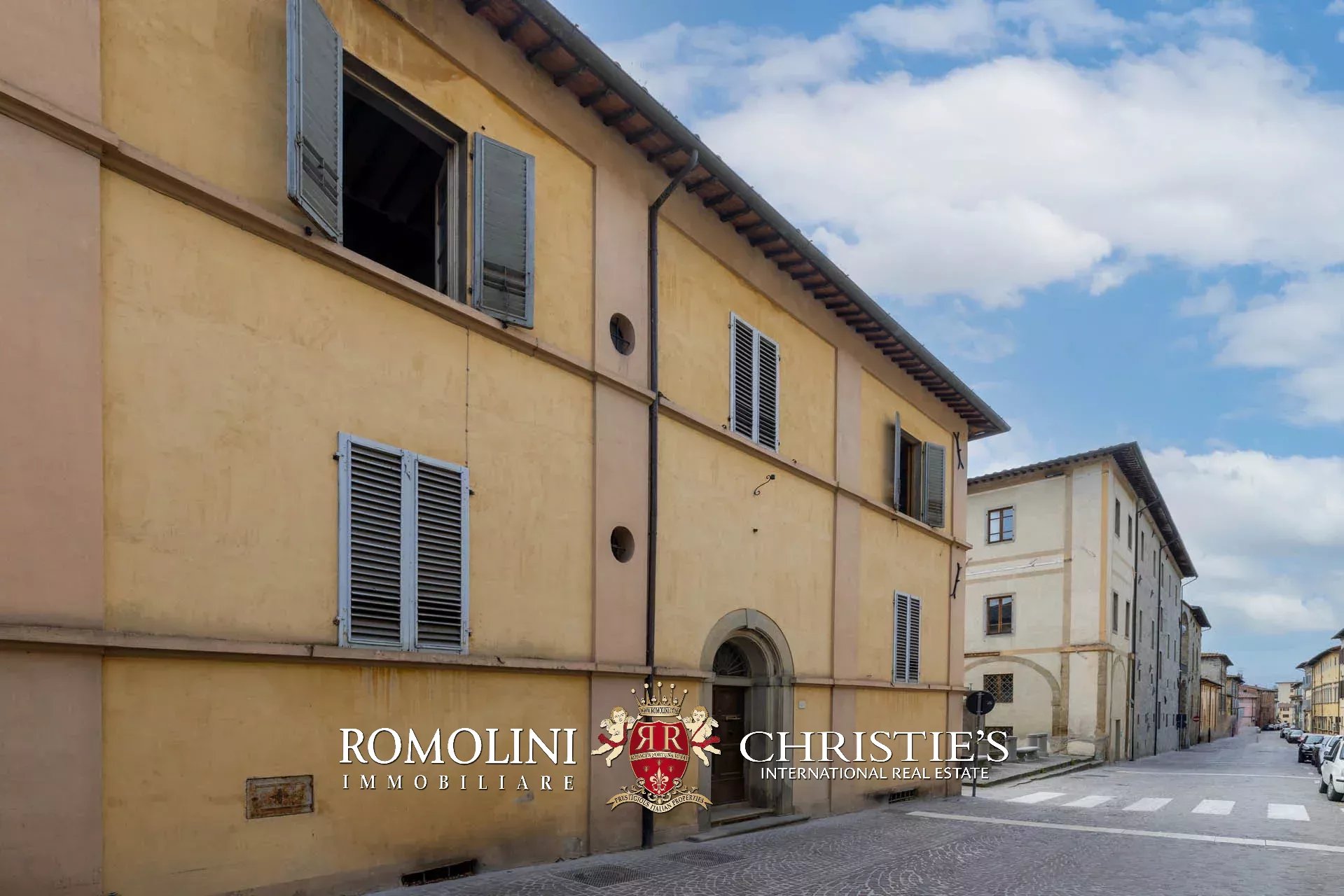 8 Bedroom Villa/Townhouse's Image 18