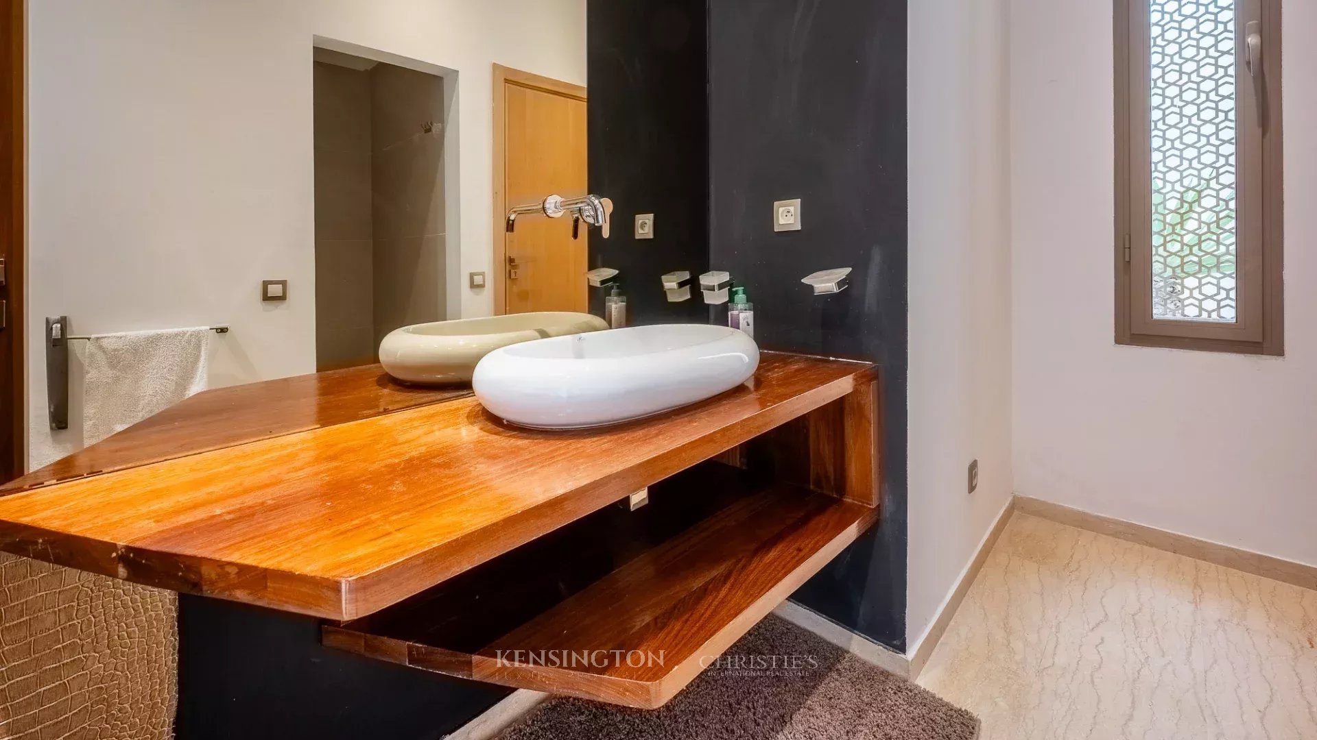 5 Bedroom Villa/Townhouse's Image 37