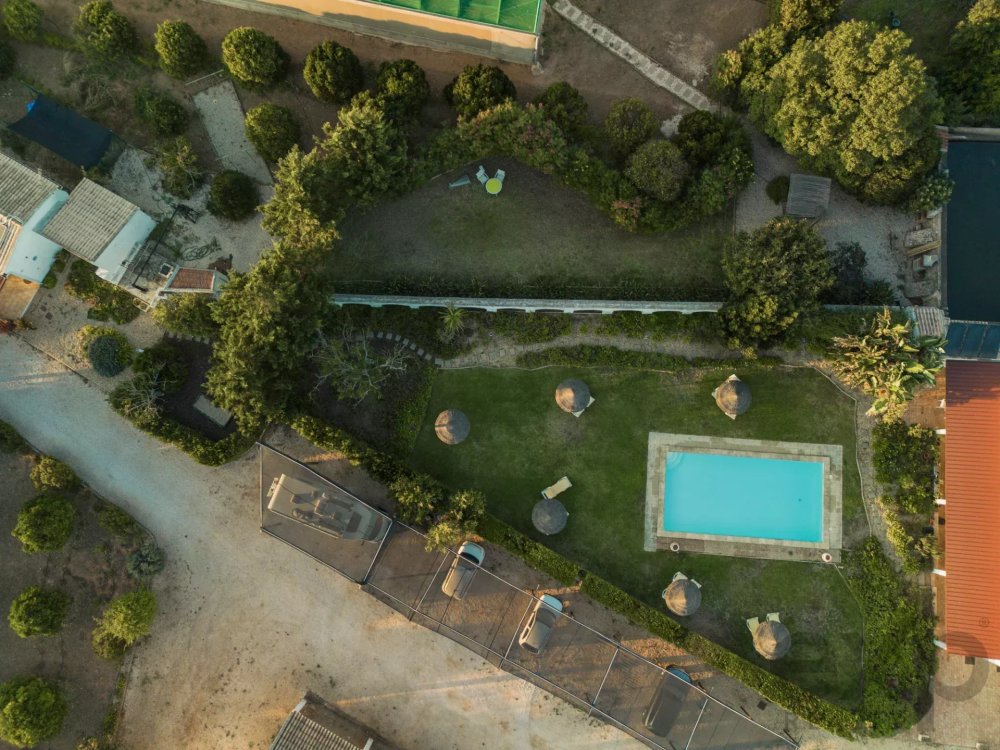 Quinta in the Algarve with rental income, fruit orchards and private sports facility