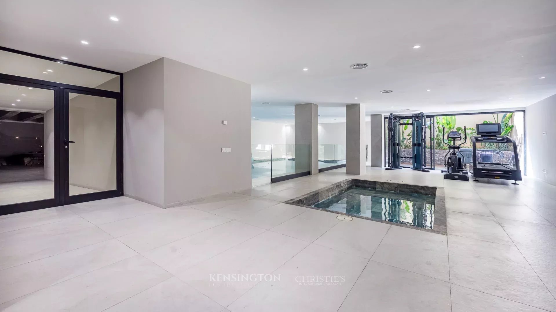 5 Bedroom Villa/Townhouse's Image 7
