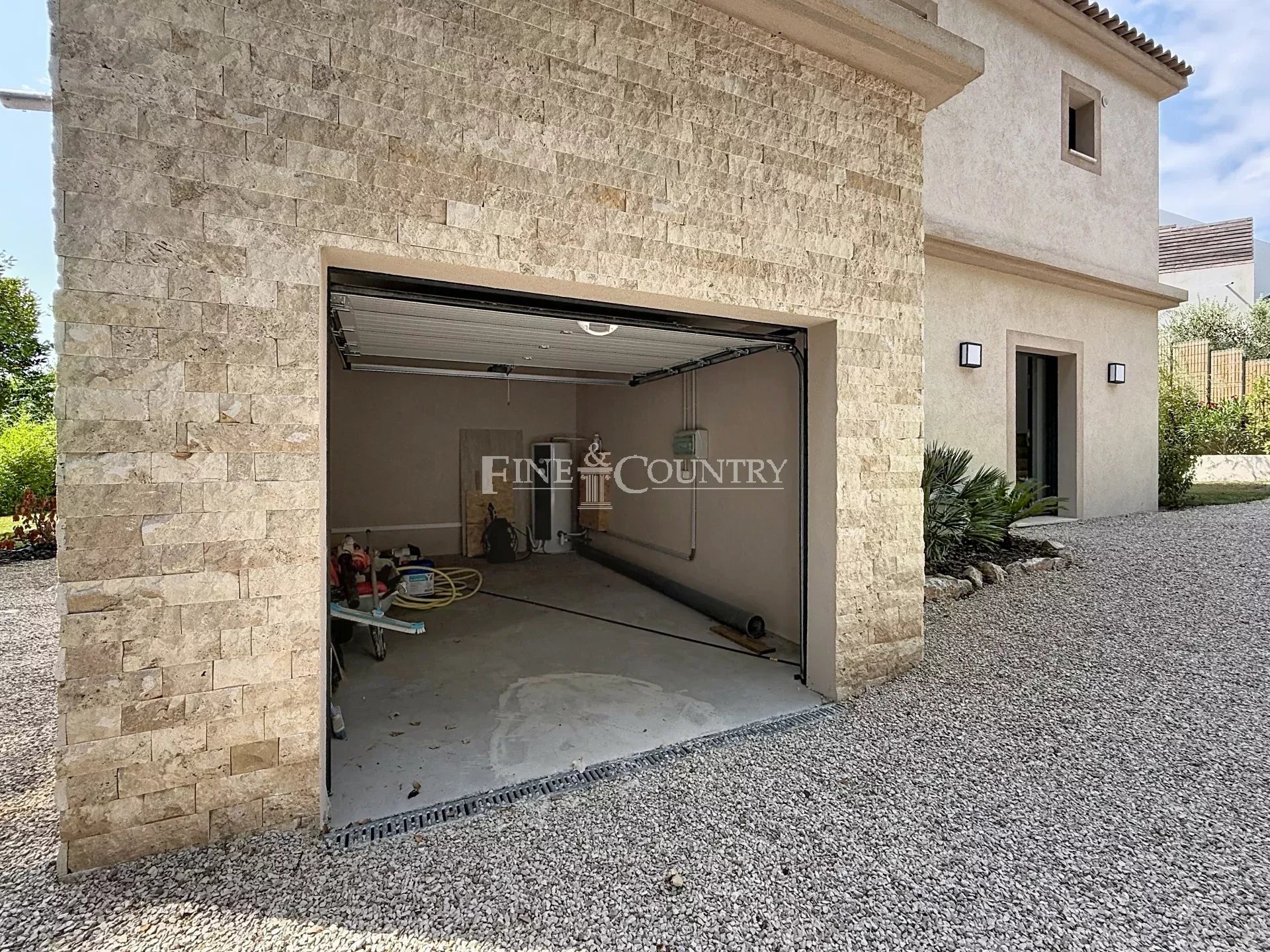 Photo of Villa for sale in Mougins new in private domaine