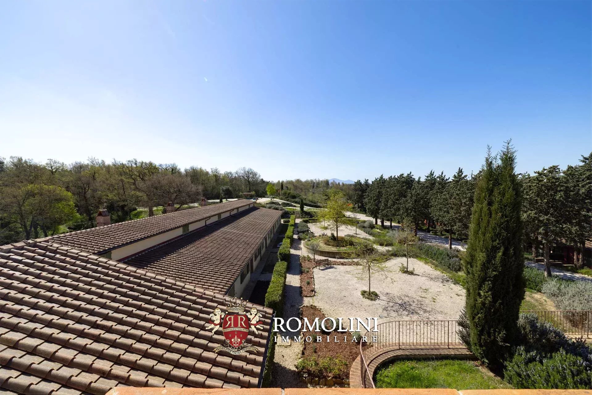LUXUSANLAGE MIT 19 WOHNUNGEN IN DER TOSKANA, VAL D'ORCIA