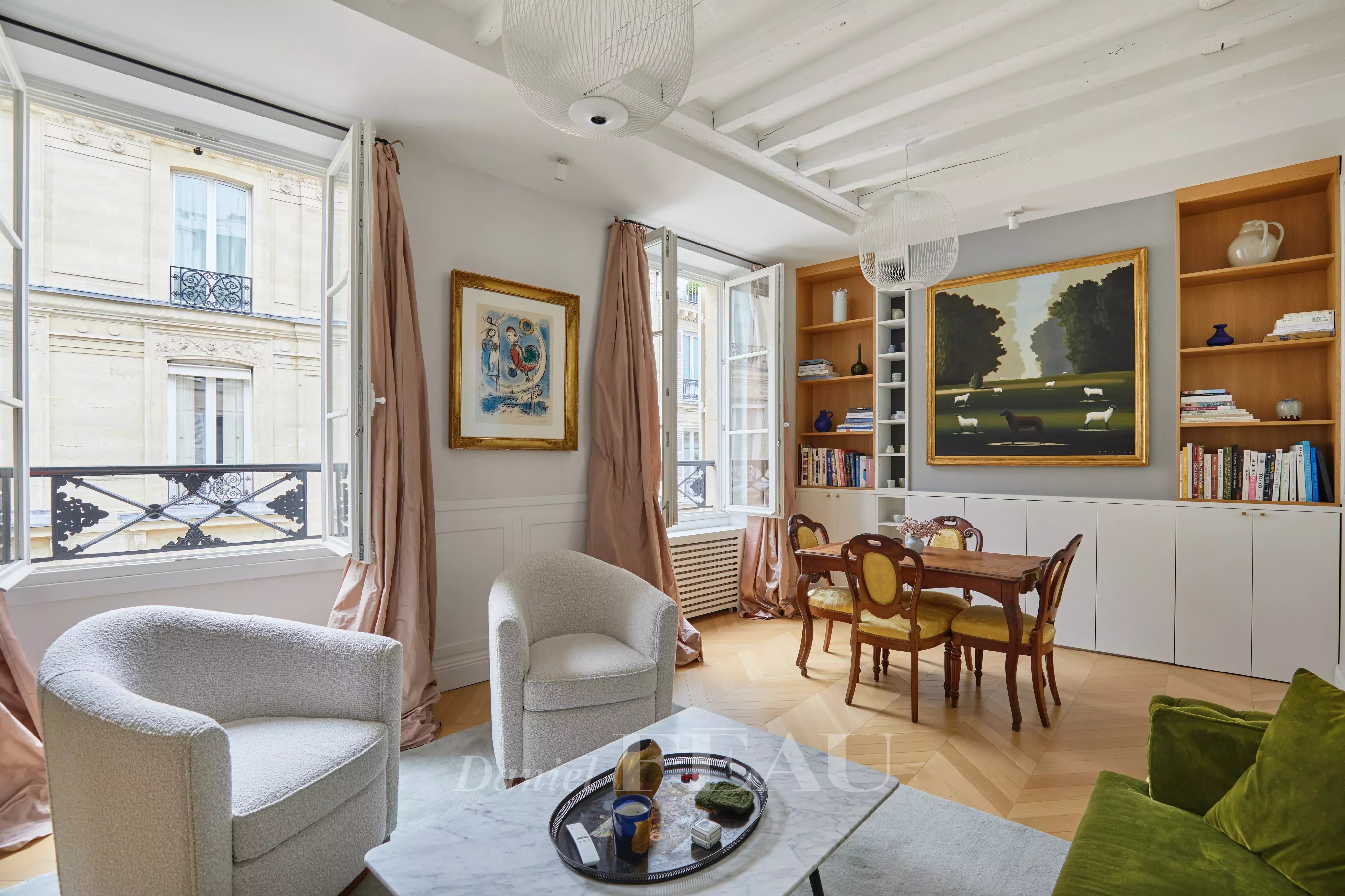 Paris 7eh rue de Bellechasse perfect pied à terre