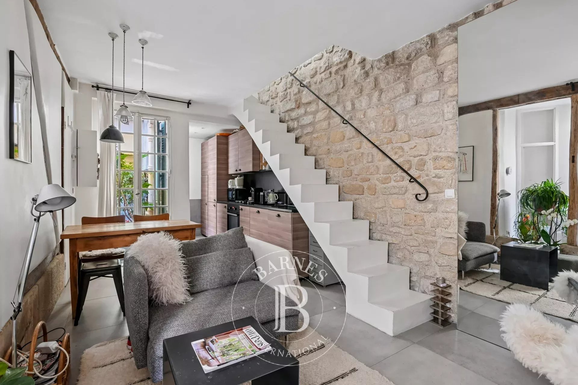 Apartment Paris 75018  -  ref 87084162 (picture 1)