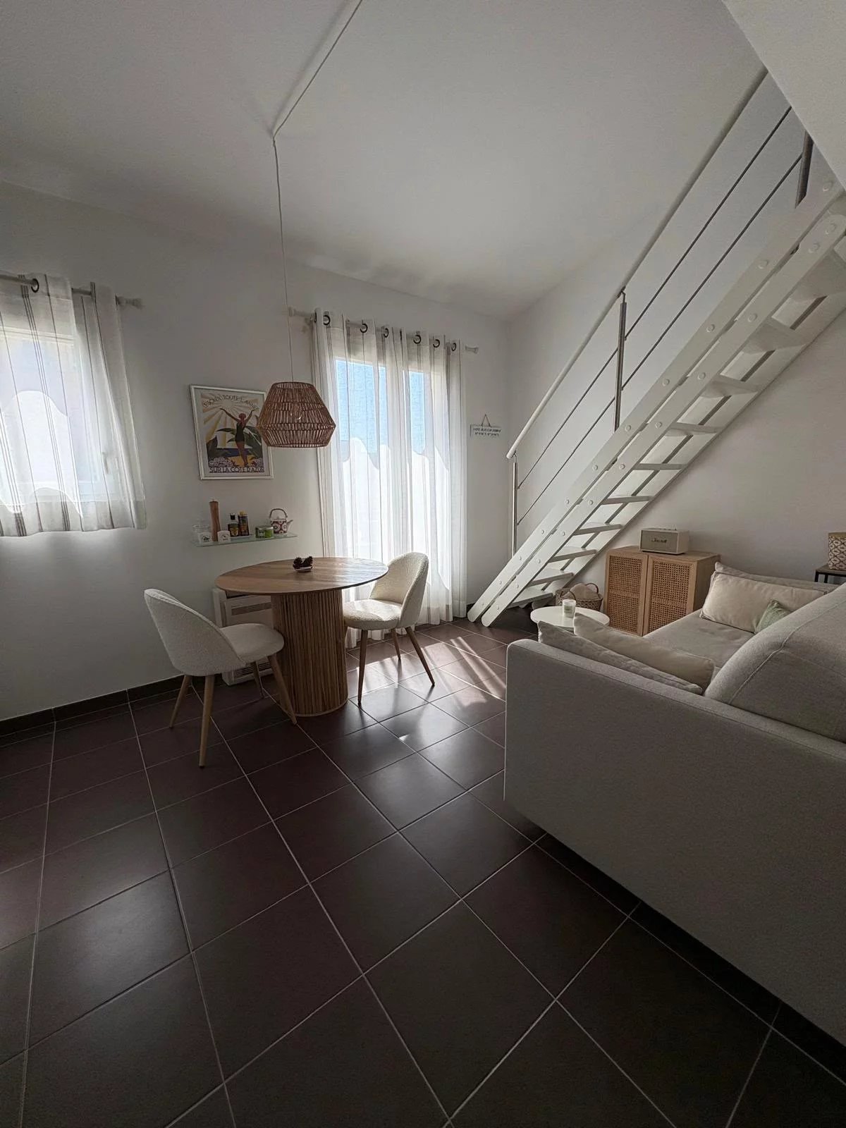 Studio lumineux en parfait état