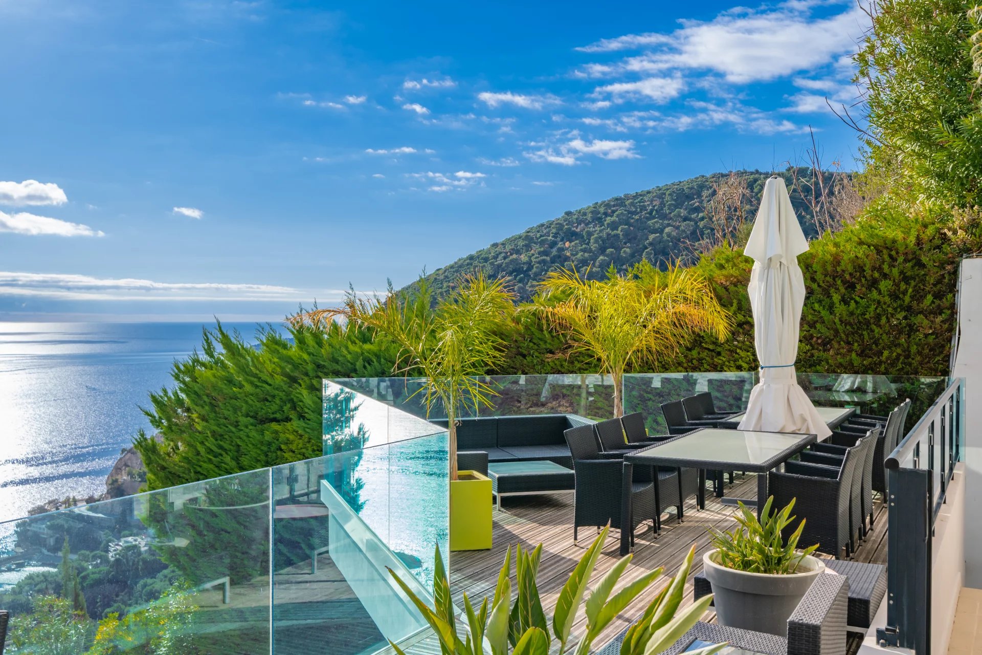 Exceptional Contemporary Villa with Panoramic Sea Views