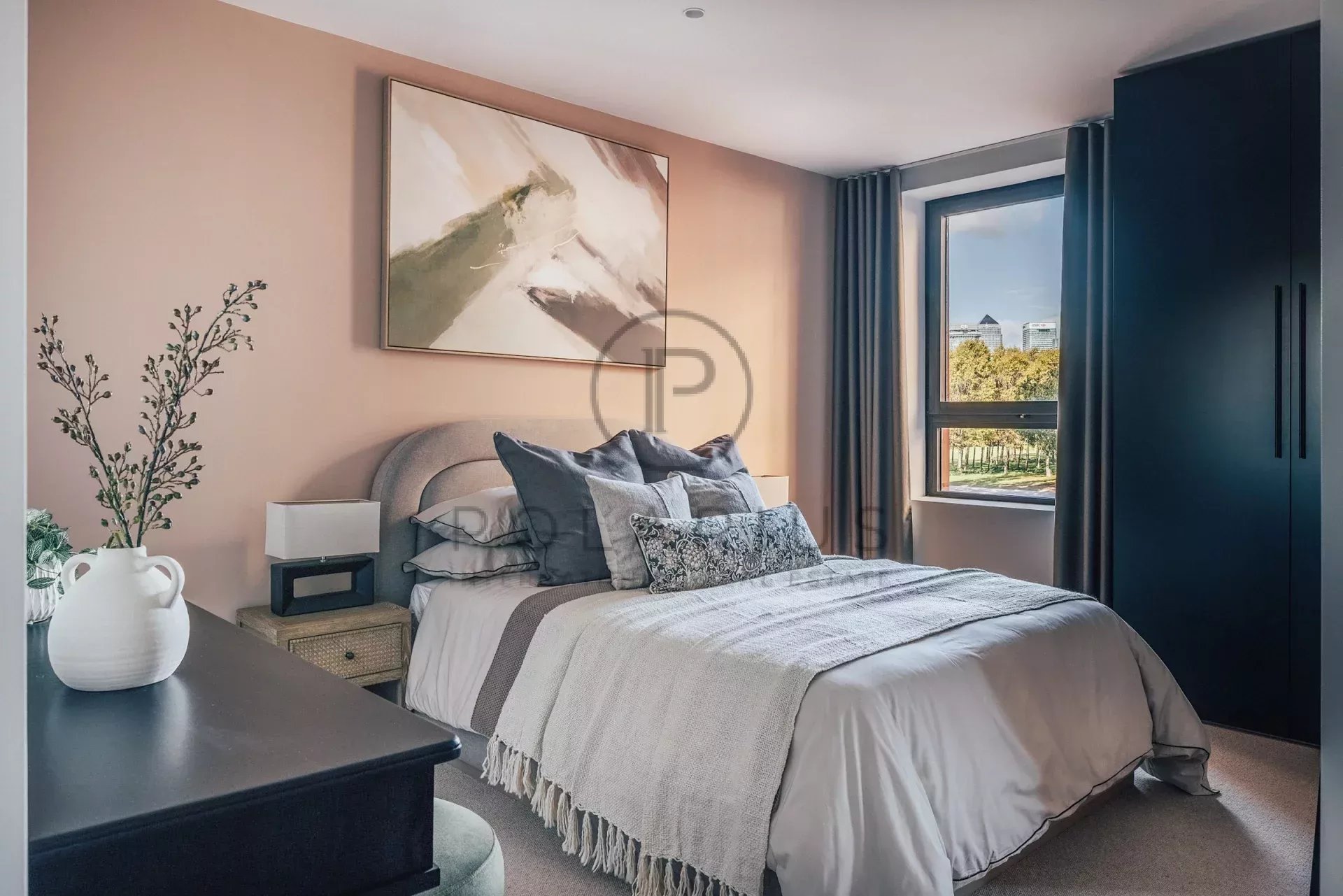 شقة 2 غرفتي نوم مطلة على الحديقة للبيع - بارك فيو، حدائق بينينسولا SE10