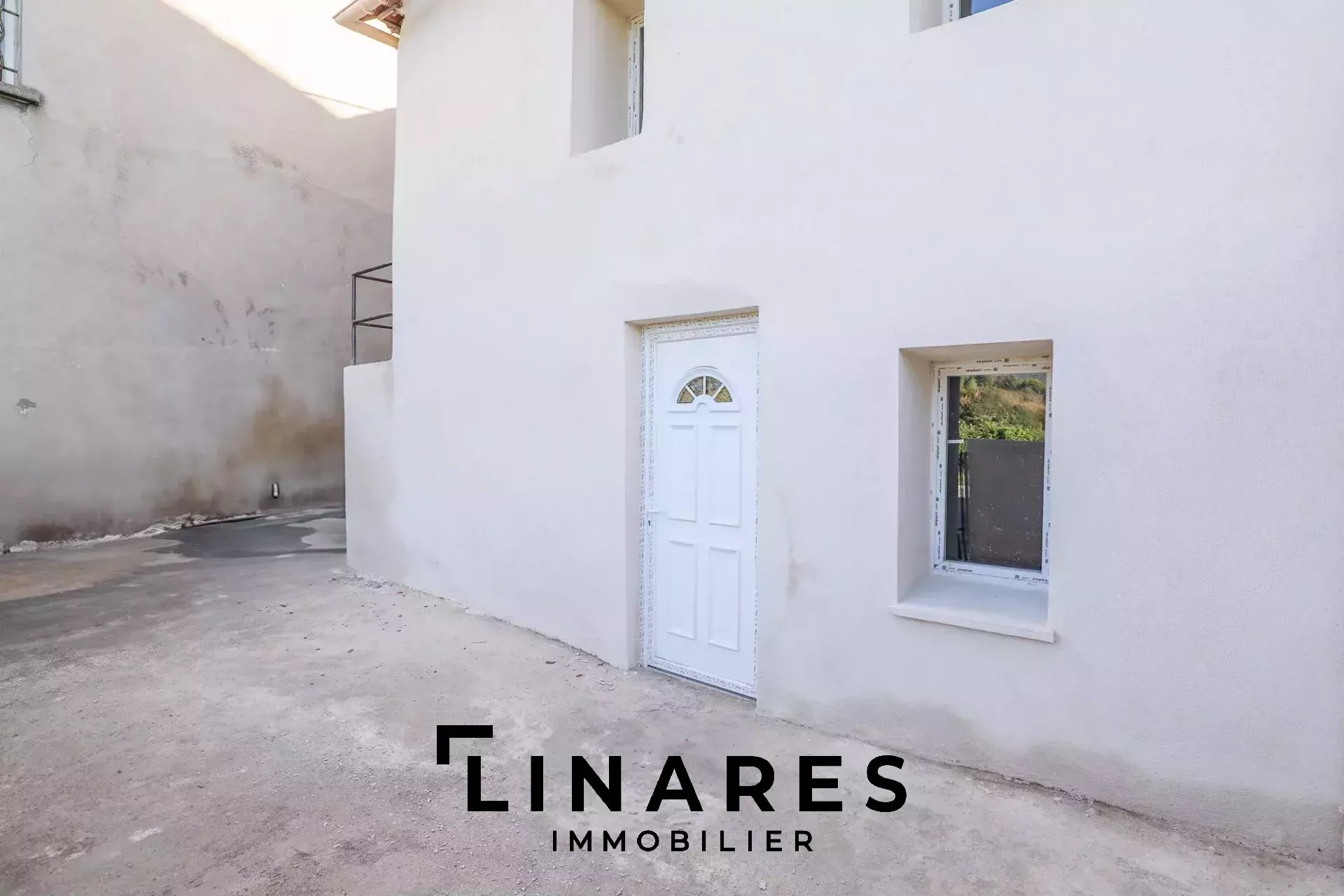 LE NID PROVENCAL -  Maison T2 de 44 m2 + extérieur - A renover - 13400 Aubagne