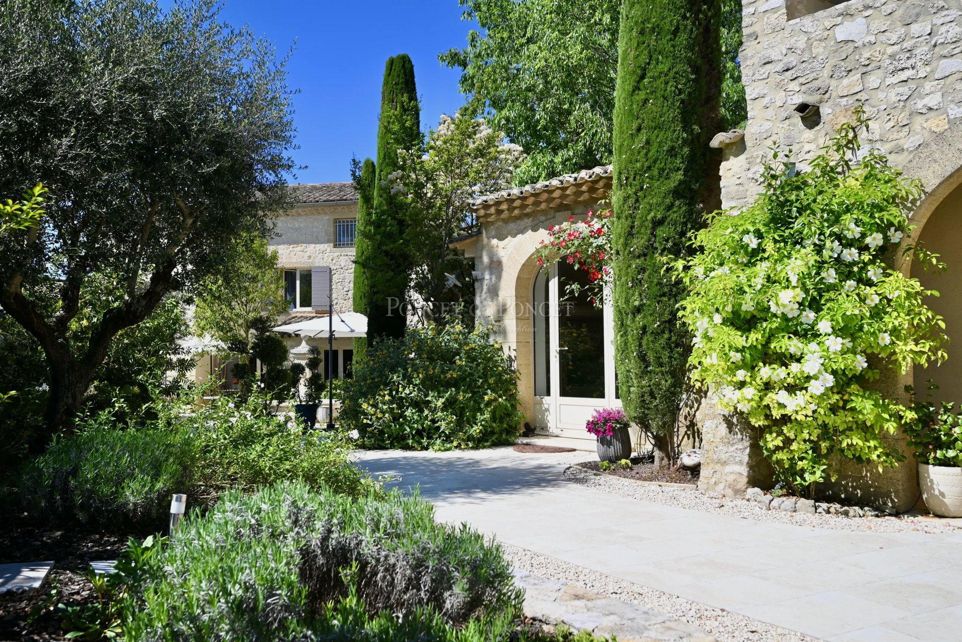 6 Bedroom Villa/Townhouse's Image 21
