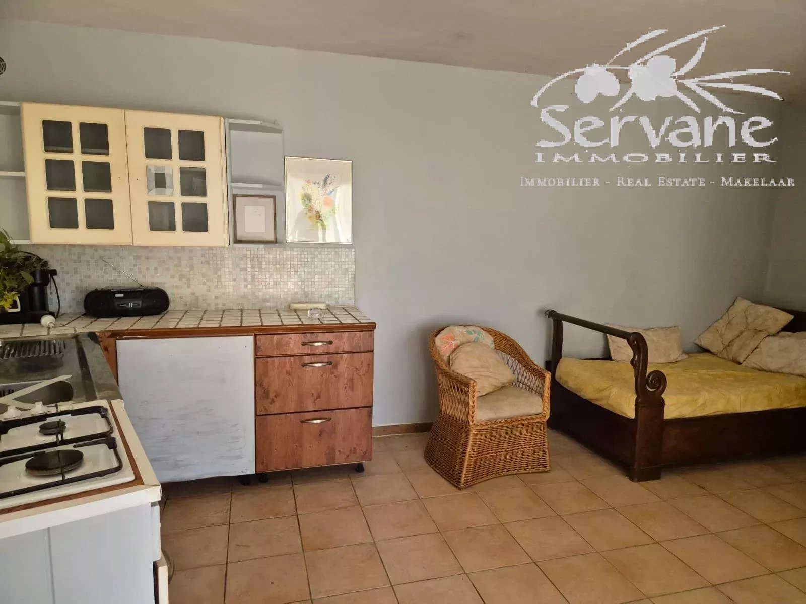 FOR SALE STONE PROPERTY WITH ANNEXES
