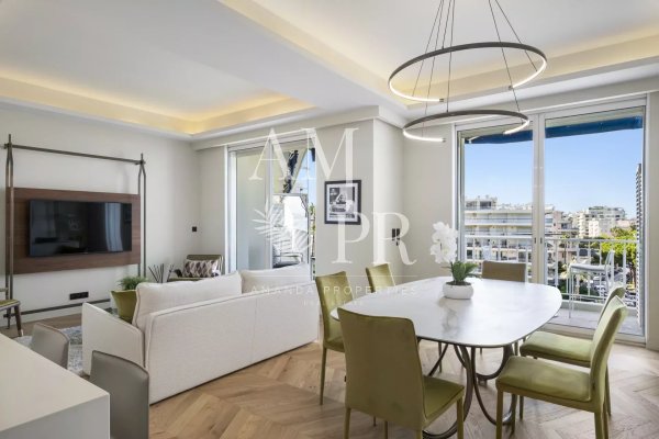 Cannes Croisette - Apartment 4 rooms - Sea view — photo 4