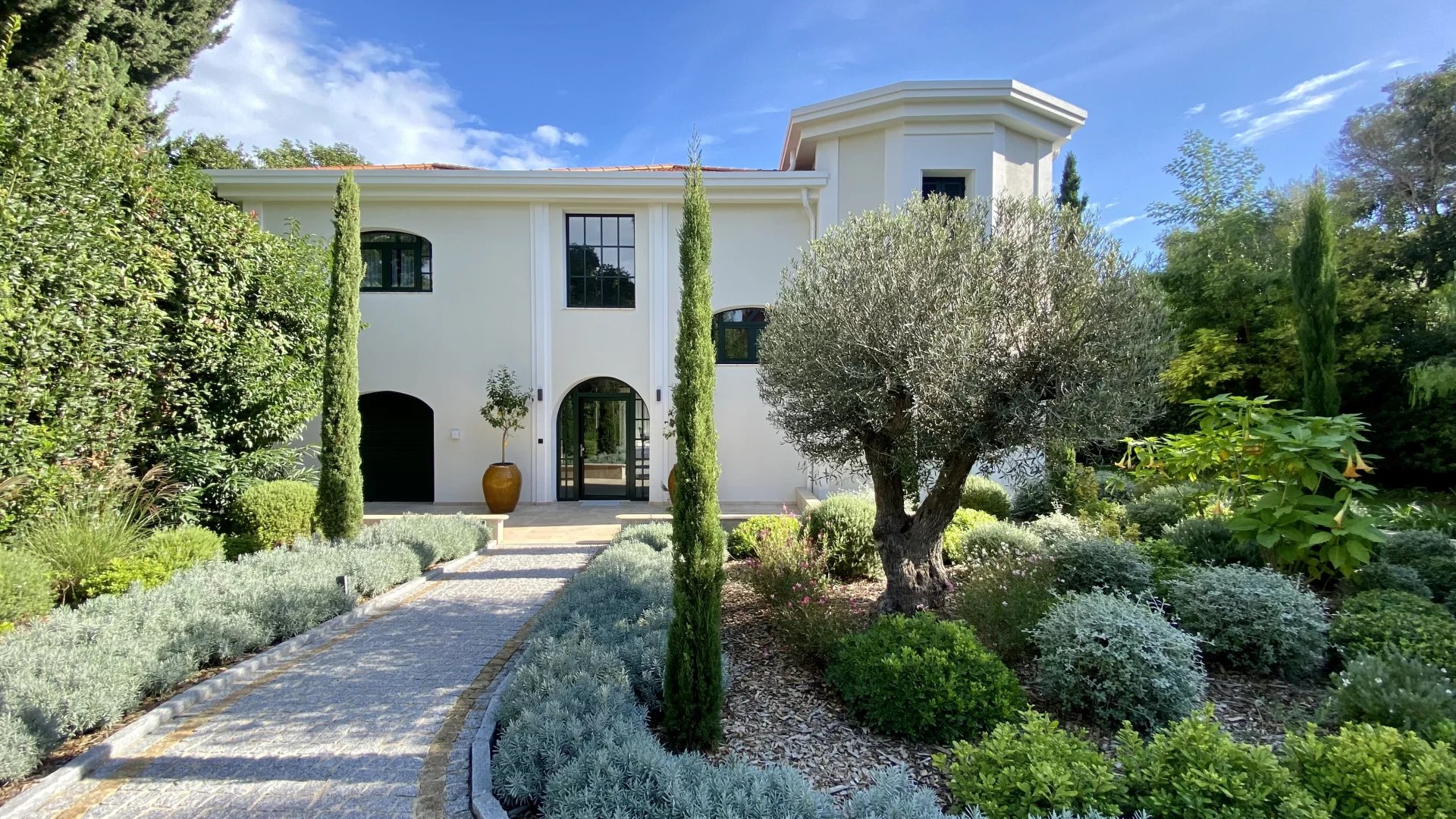 Cap d'Antibes, Beautiful renovated villa