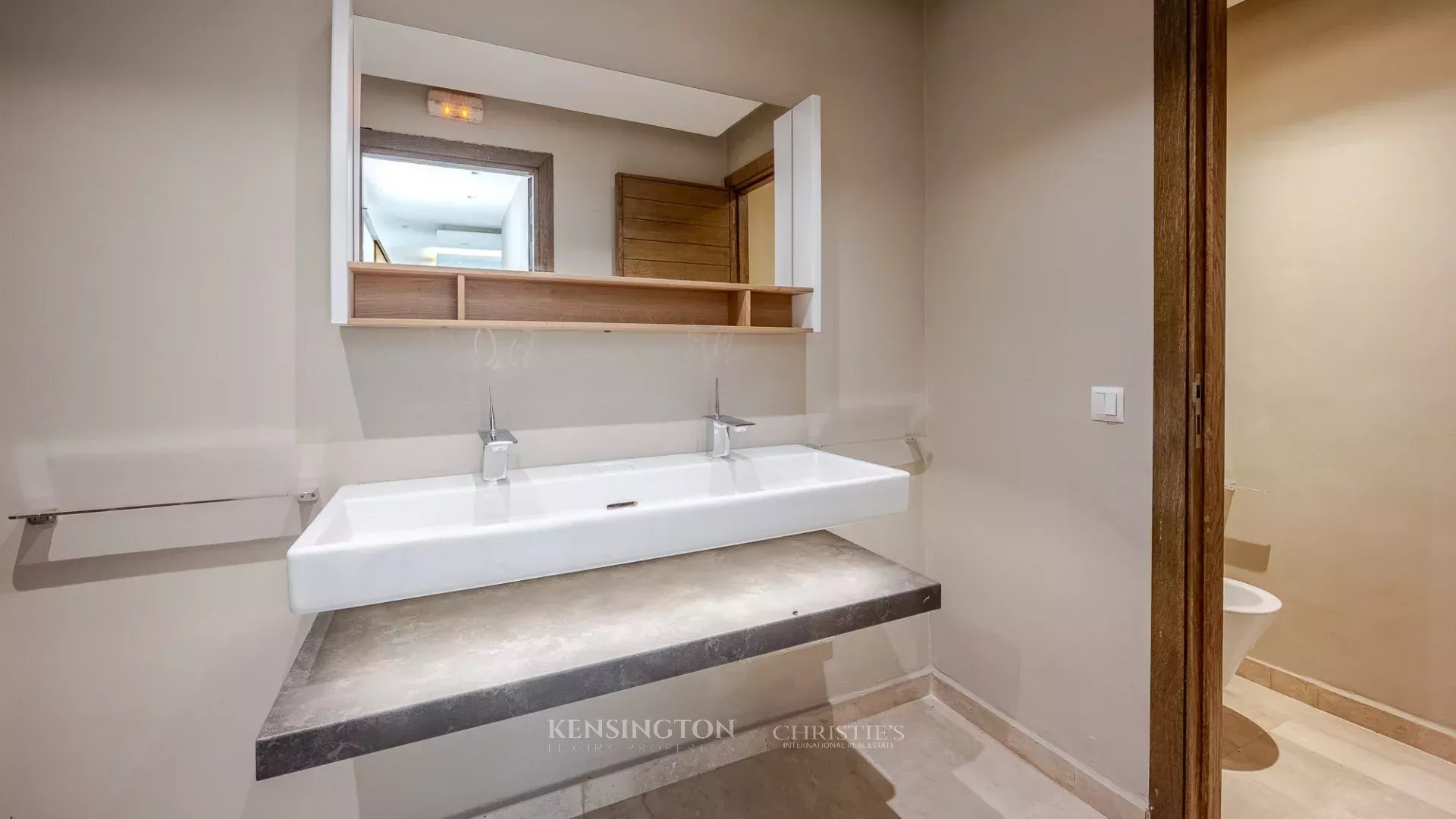 4 Bedroom Villa/Townhouse's Image 30