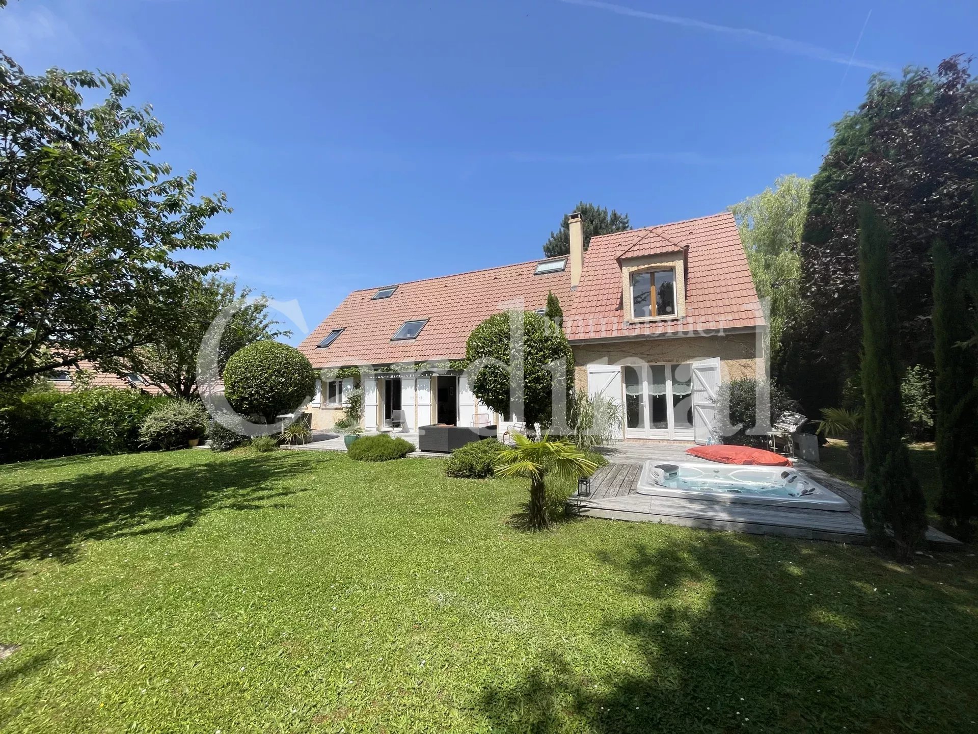 Maison bordure de forêt - 288 m2 -