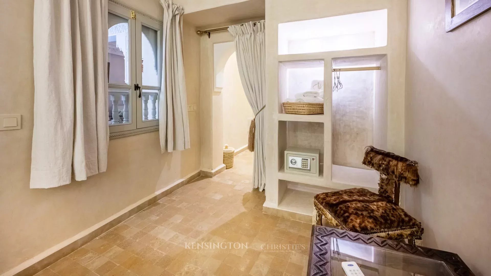 8 Bedroom Villa/Townhouse's Image 41