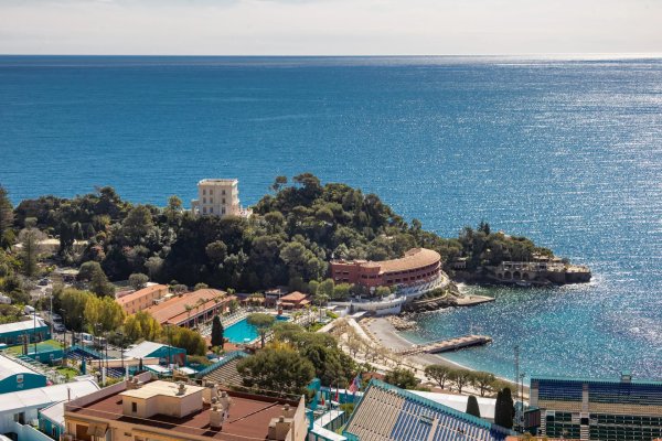 Exceptional Penthouse Steps from Monaco — Panoramic Sea View — photo 1