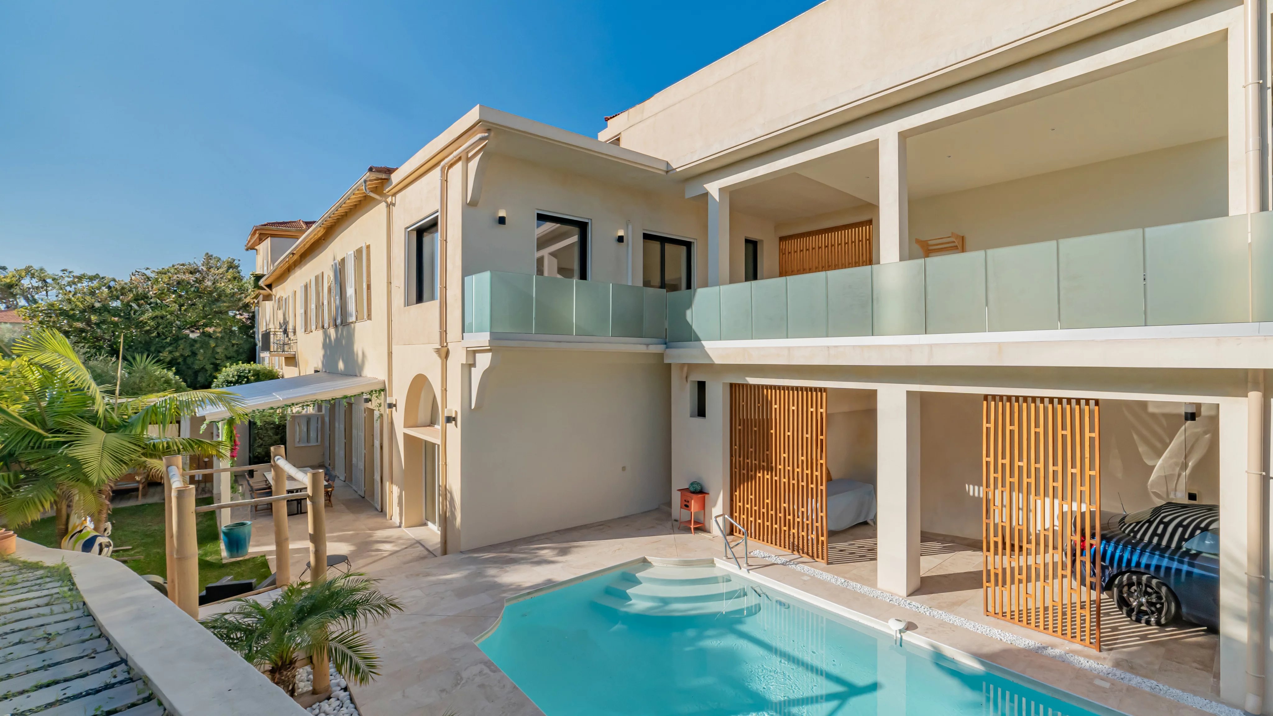 BEAULIEU-SUR-MER — VILLA + 4 APARTMENTS IN THE HEART OF THE TOWN CENTRE