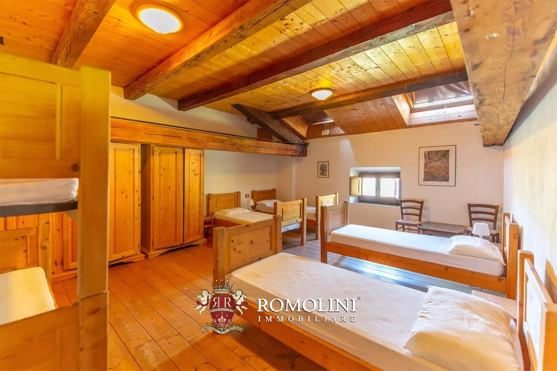 10 Bedroom Villa/Townhouse's Image 27