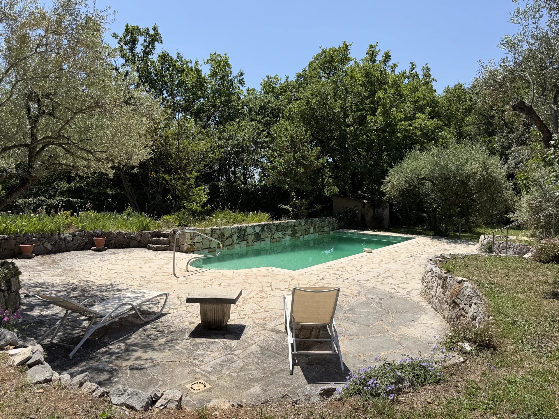 Single-storey villa with studio - Fayence