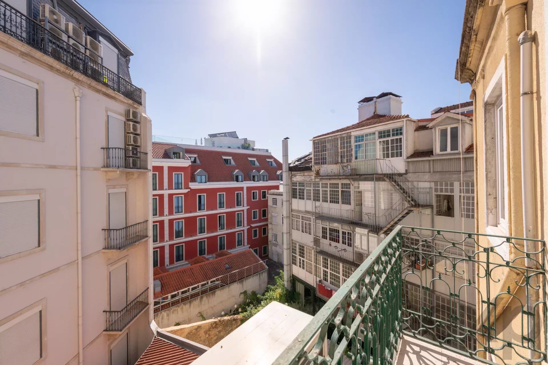 Elegant T2 + 1 Penthouse in Downtown Lisbon 86935832 image 59