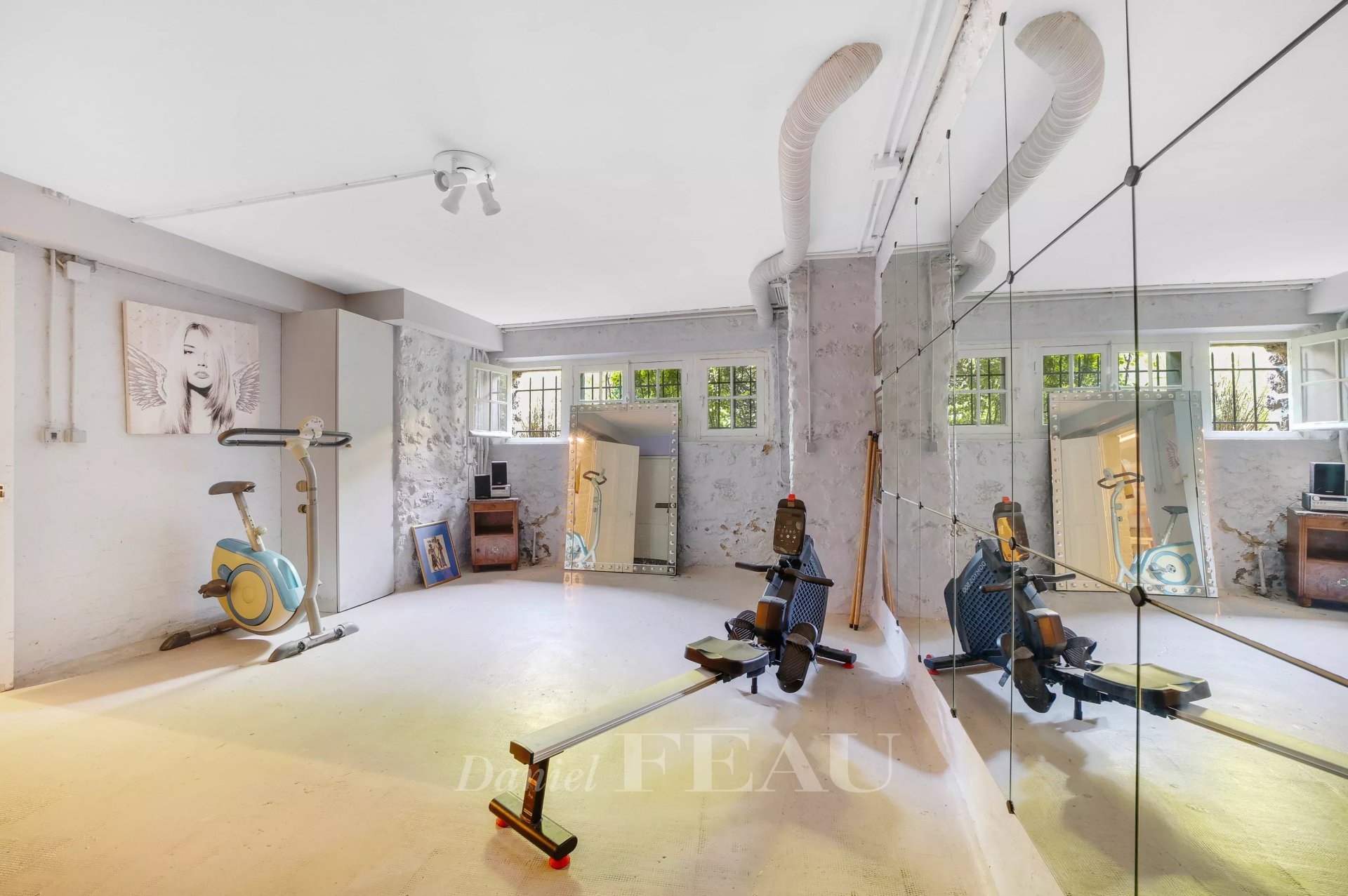 6 Bedroom Villa/Townhouse's Image 15