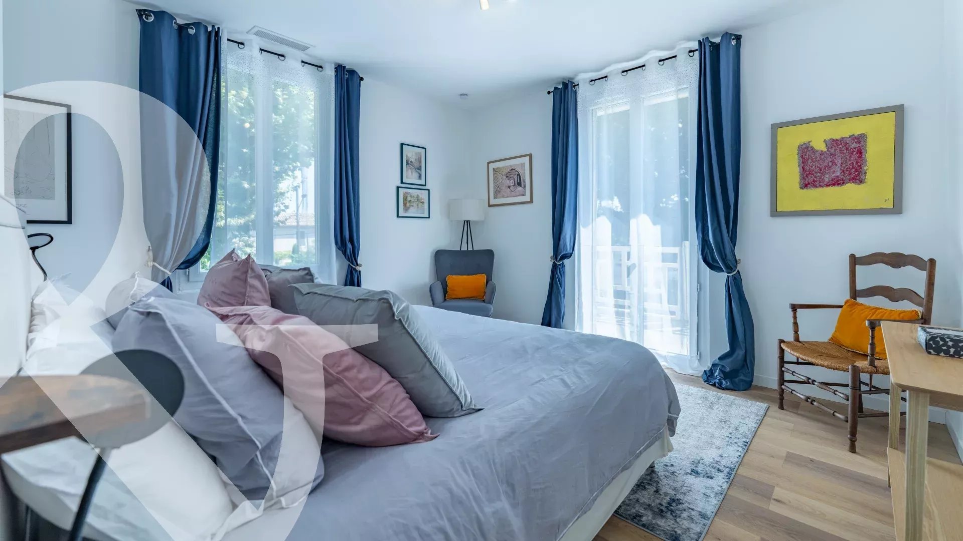 A PIED DU CENTRE VILLE