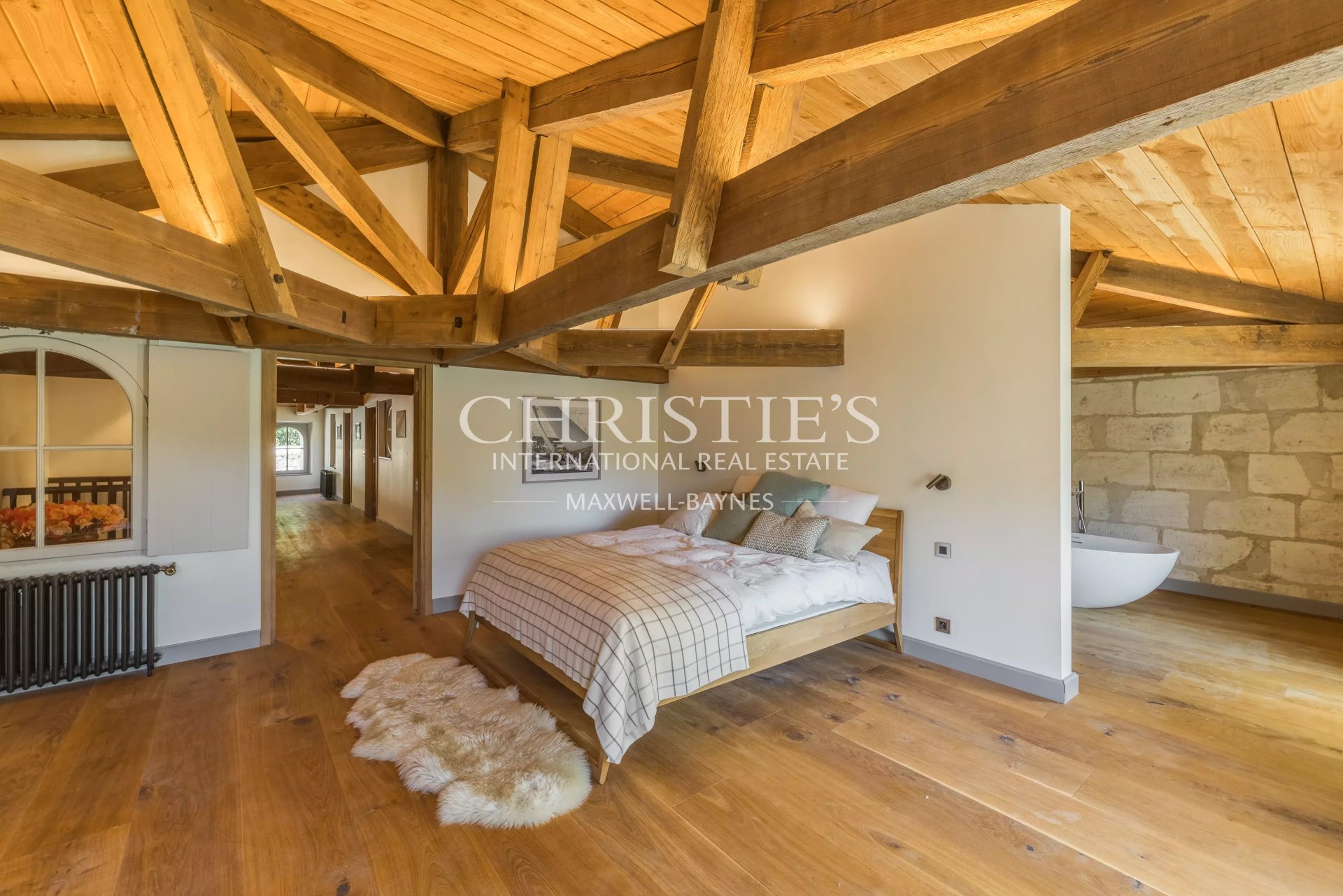 6 Bedroom Villa/Townhouse's Image 15