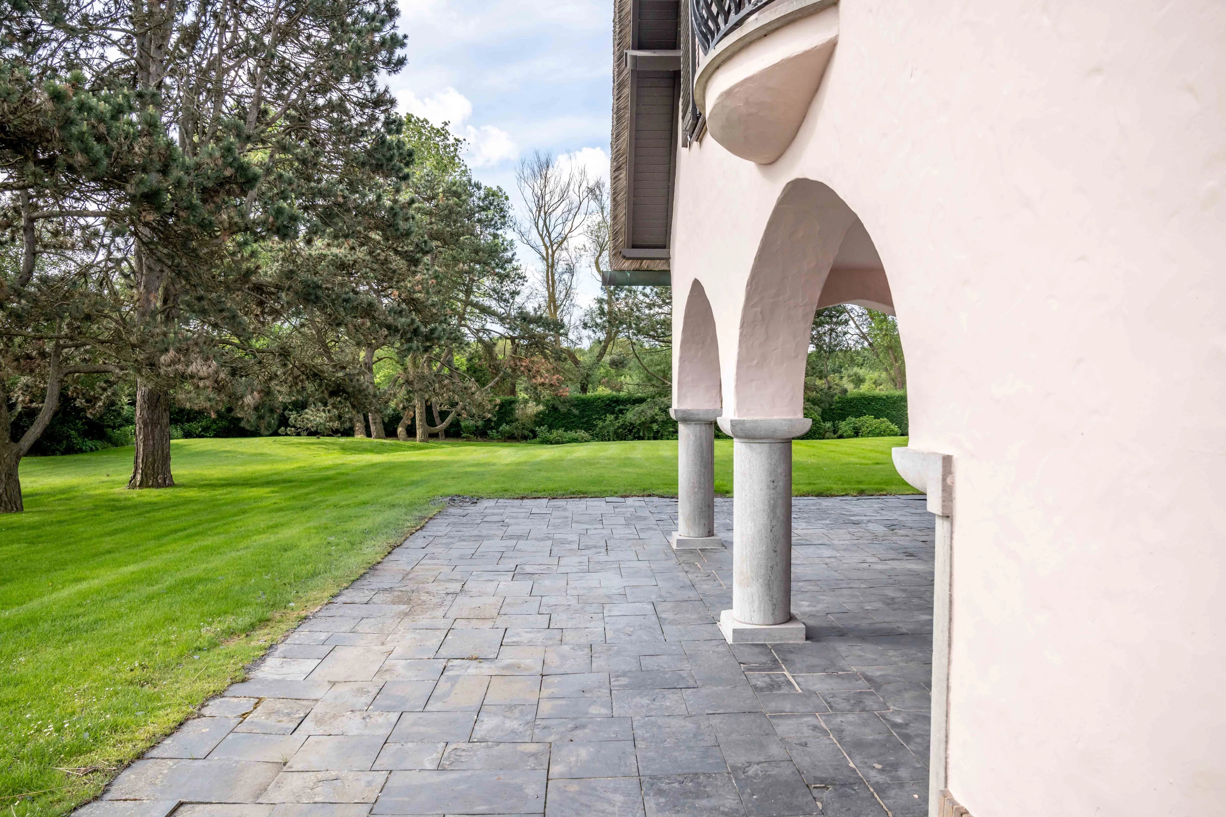 LE ZOUTE: VILLA  ATTENANTE AU ZWIN