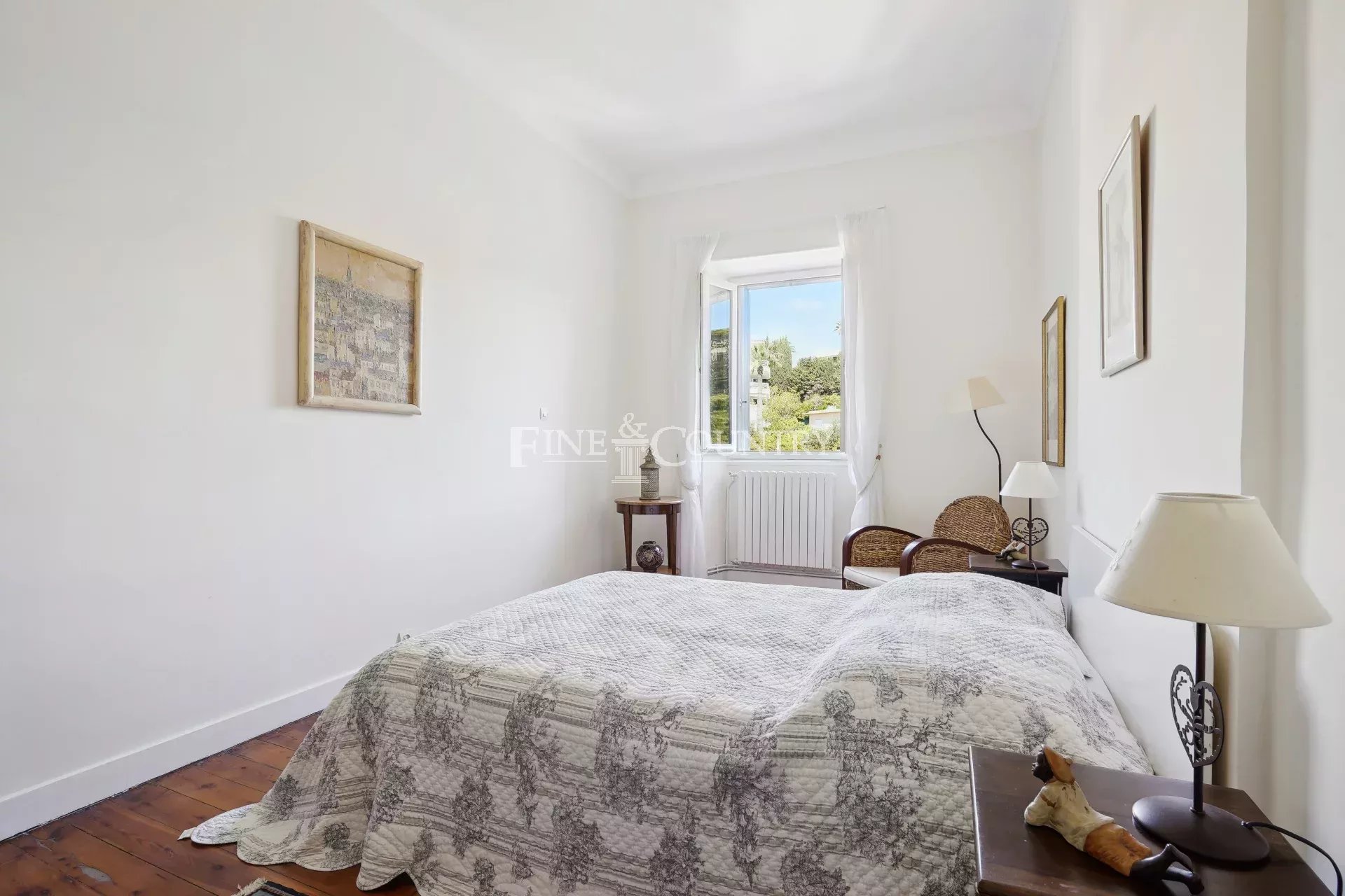 Photo of Bourgeois Apartment for sale in Cannes, with sea views