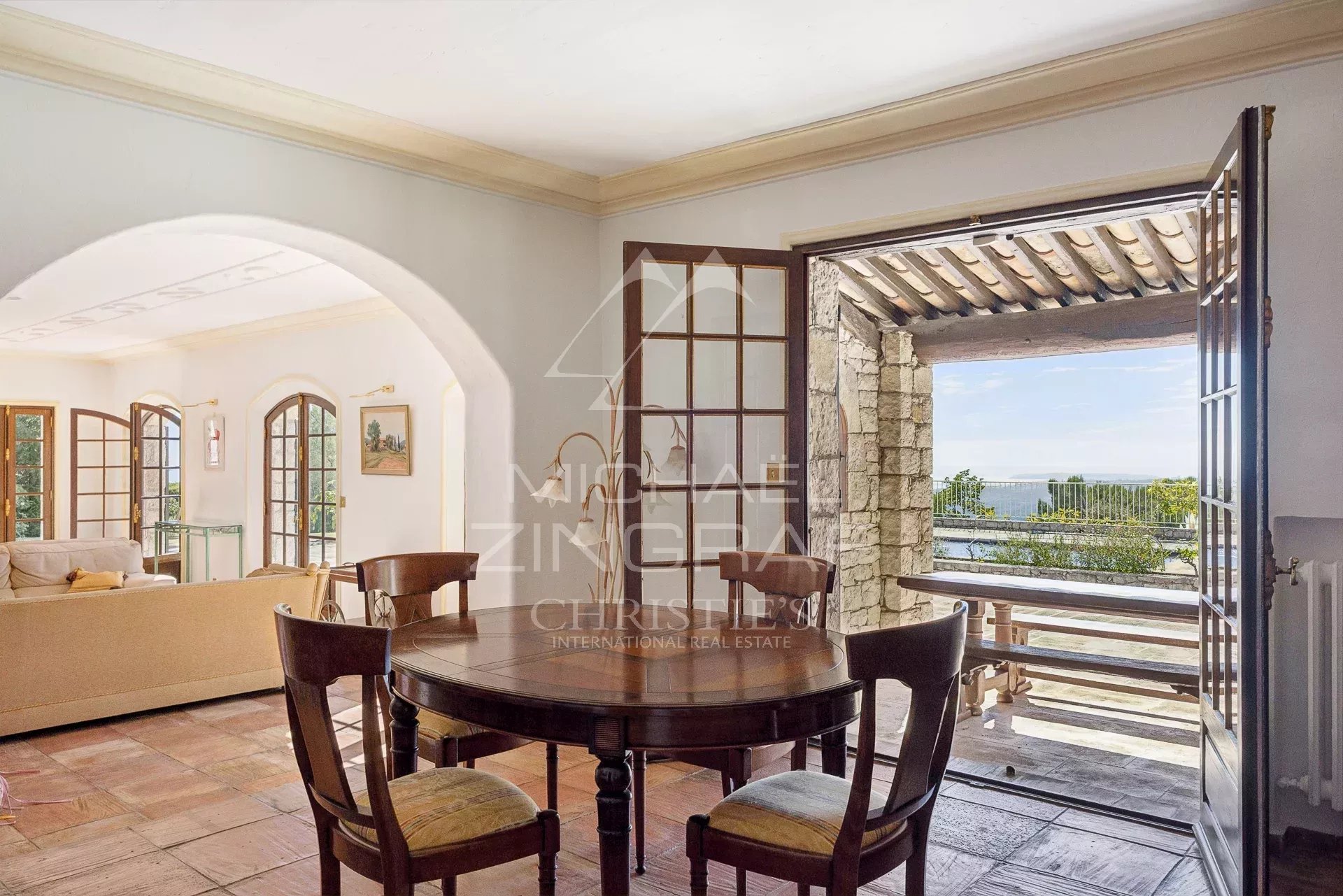 5 Bedroom Villa/Townhouse's Image 4