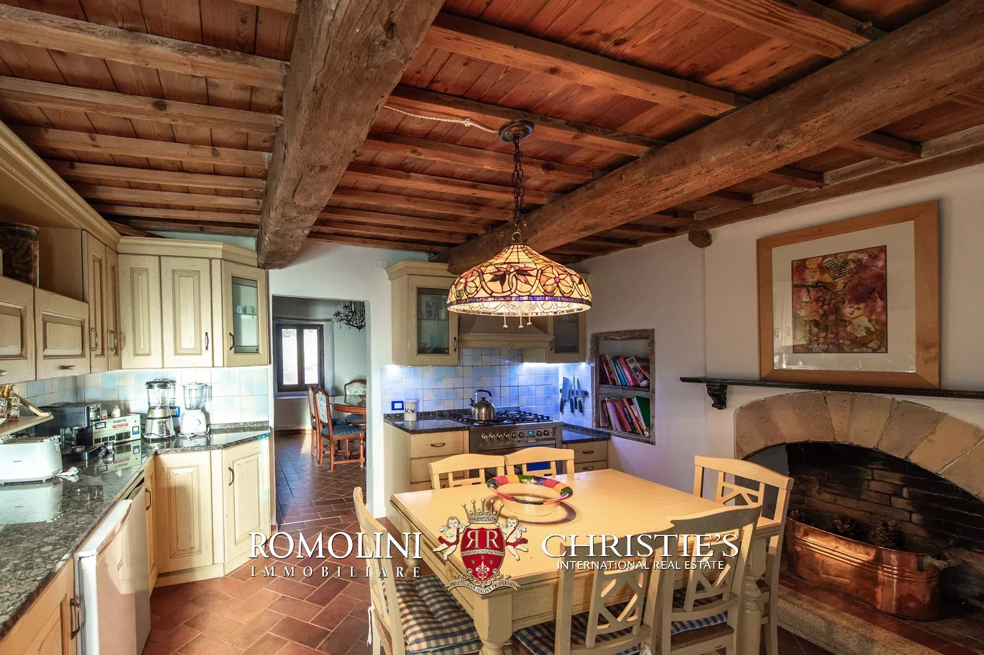 6 Bedroom Villa/Townhouse's Image 6