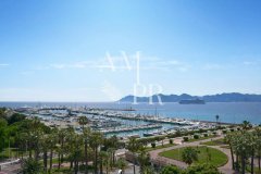 Luxury Sea-View Apartment Cannes Croisette | Family Legacy Estate — photo 1 of 7