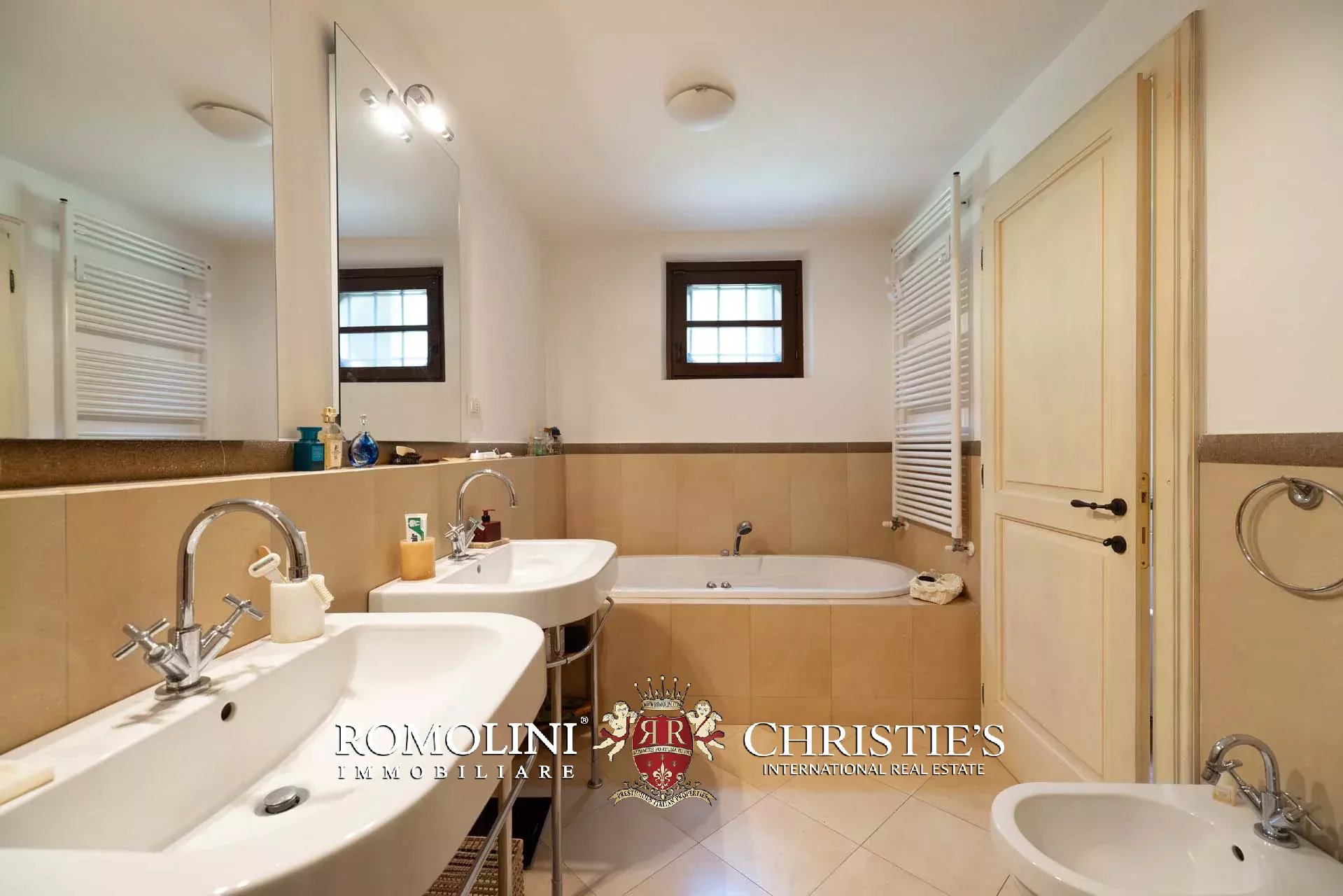 37 Bedroom Villa/Townhouse's Image 50