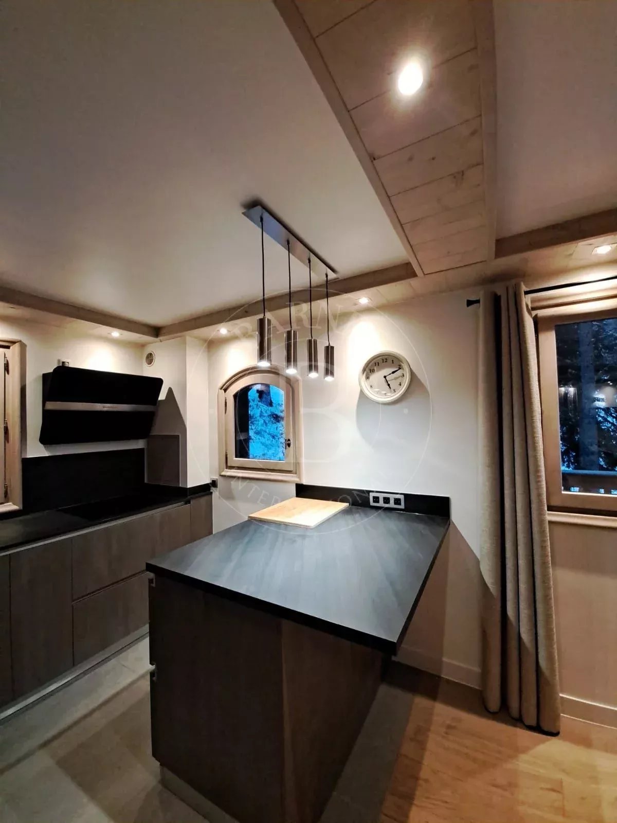 Renovated Chalet -4 Bedrooms Ski-In/Ski-Out - Courchevel la Tania