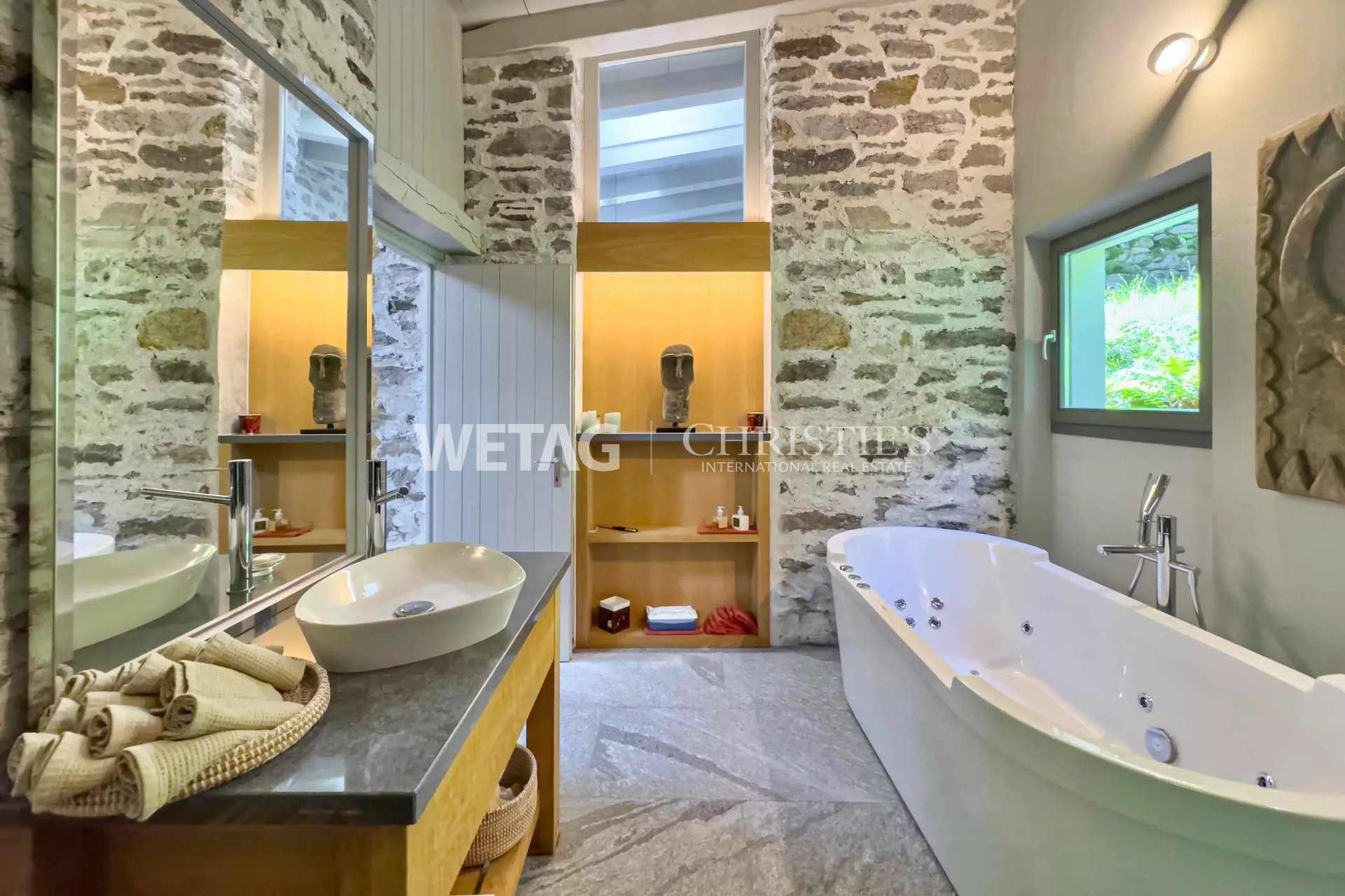 7 Bedroom Villa/Townhouse's Image 7