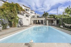 Close to Saint-Paul-de-Vence - Charming modern provencal property — photo 1 of 7