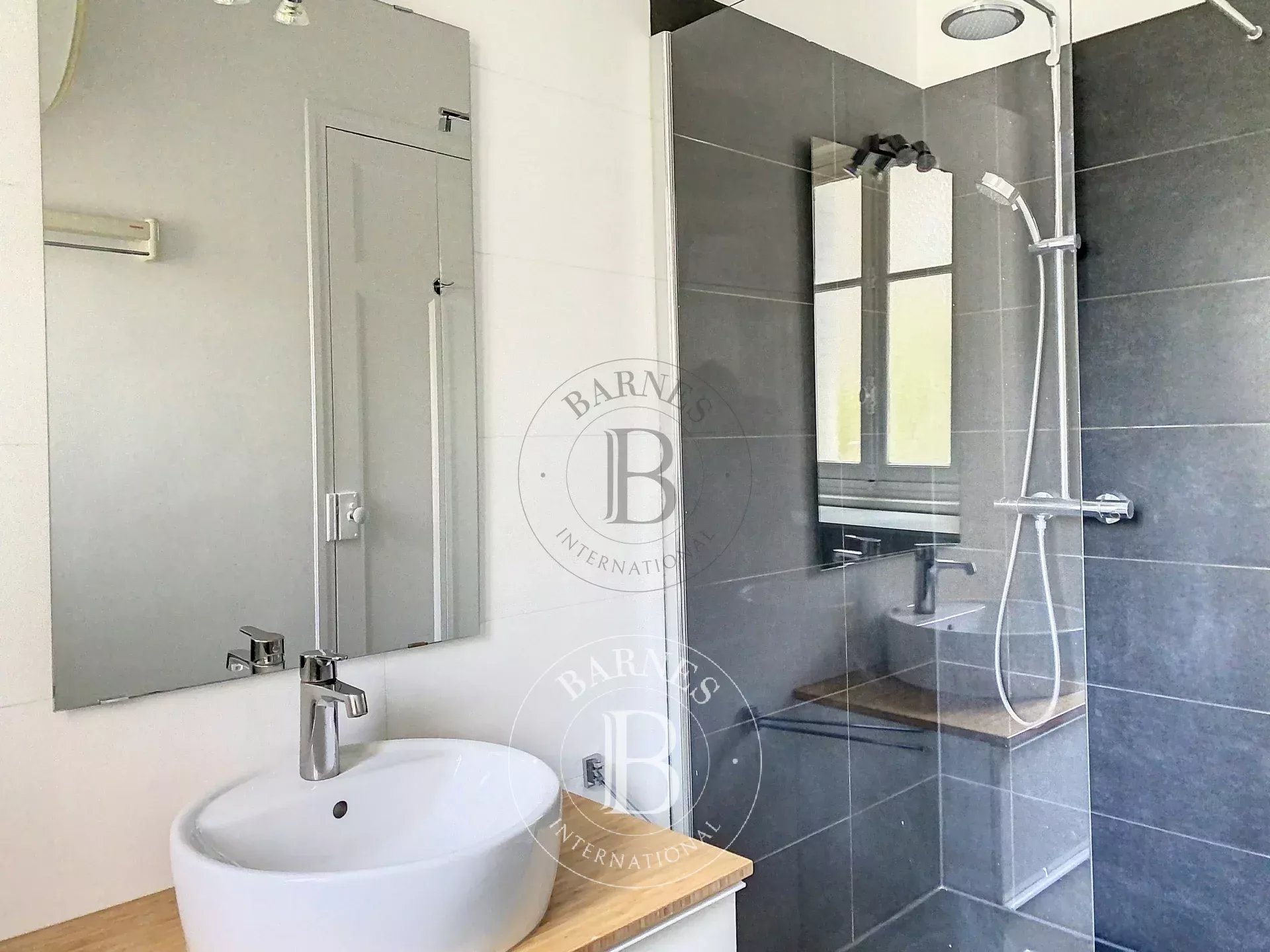 Daire Paris 18ème - picture 8