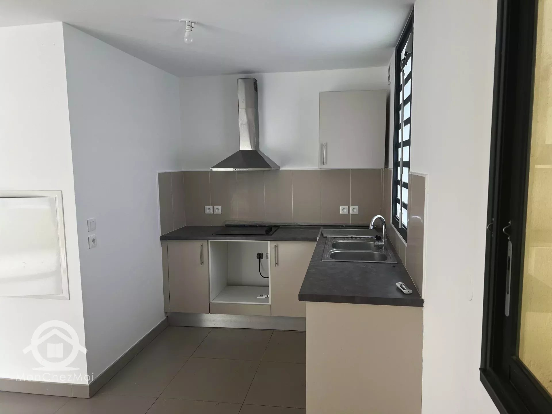 SAINT GILLES LES BAINS  Petite résidence de charmes : F4 Duplex Exceptionnelle à 420 000 euros !