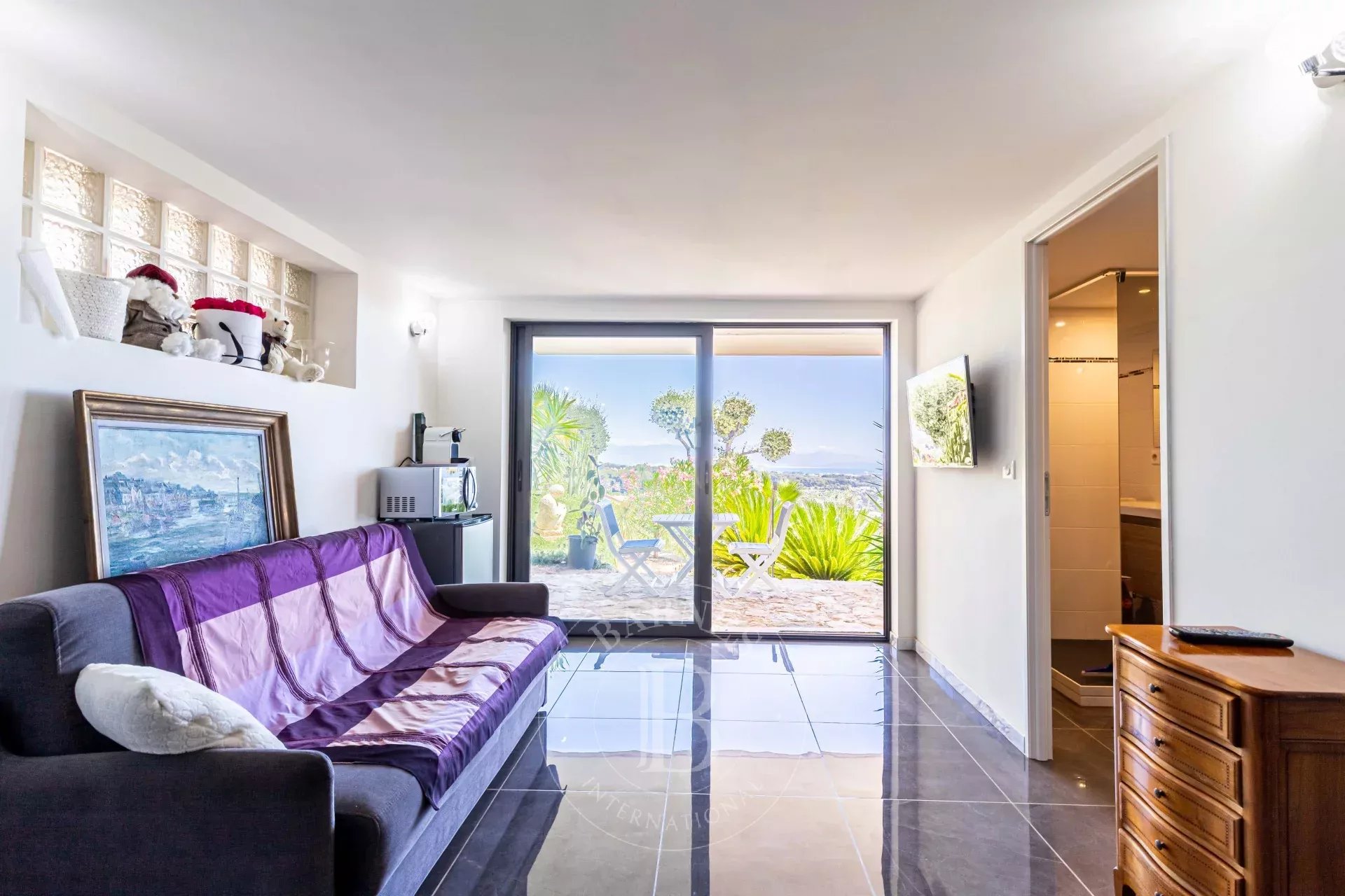 GOLFE JUAN - CALIFORNIAN VILLA - PANORAMIC SEA VIEW - picture 14