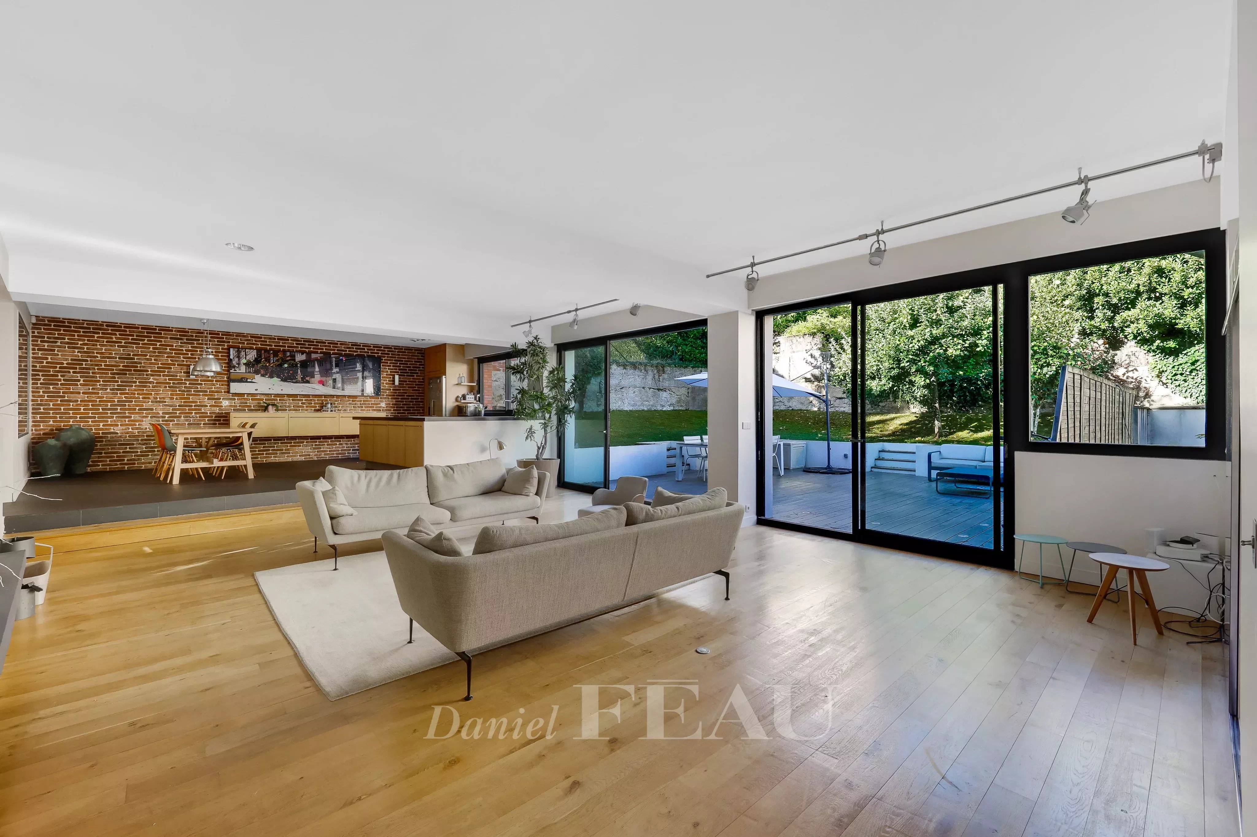 Viroflay Rive Gauche – A superb 4-bed apartment