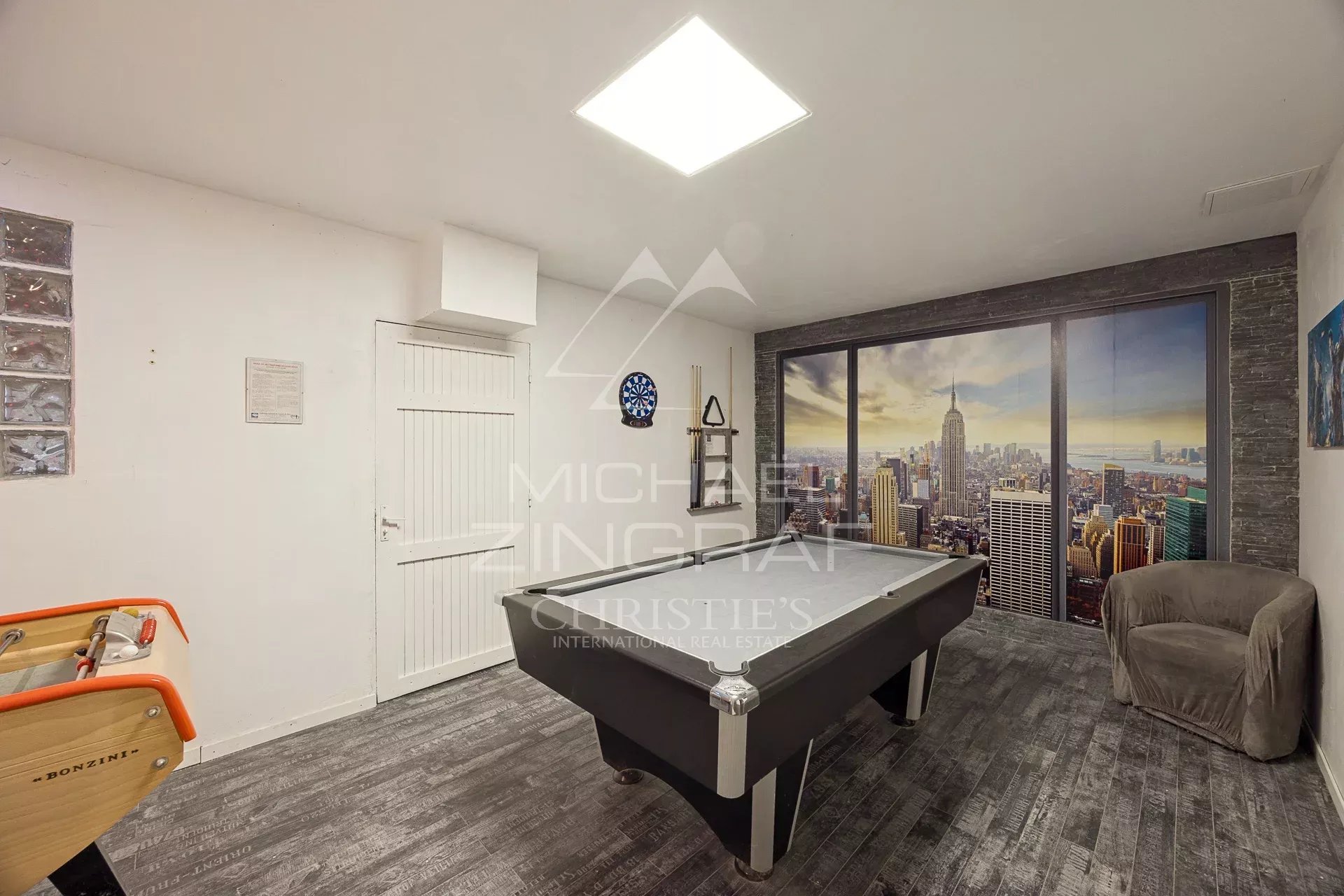 5 Bedroom Villa/Townhouse's Image 9