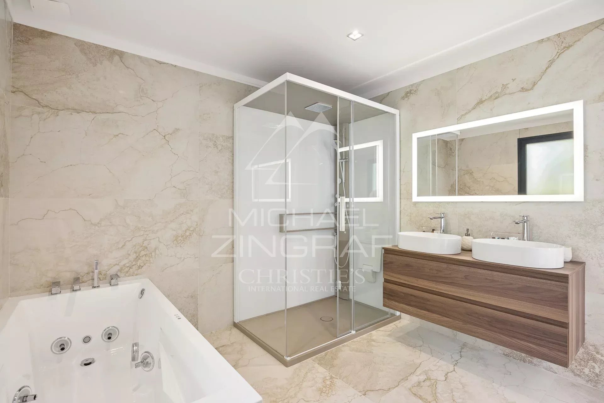 7 Bedroom Villa/Townhouse's Image 5
