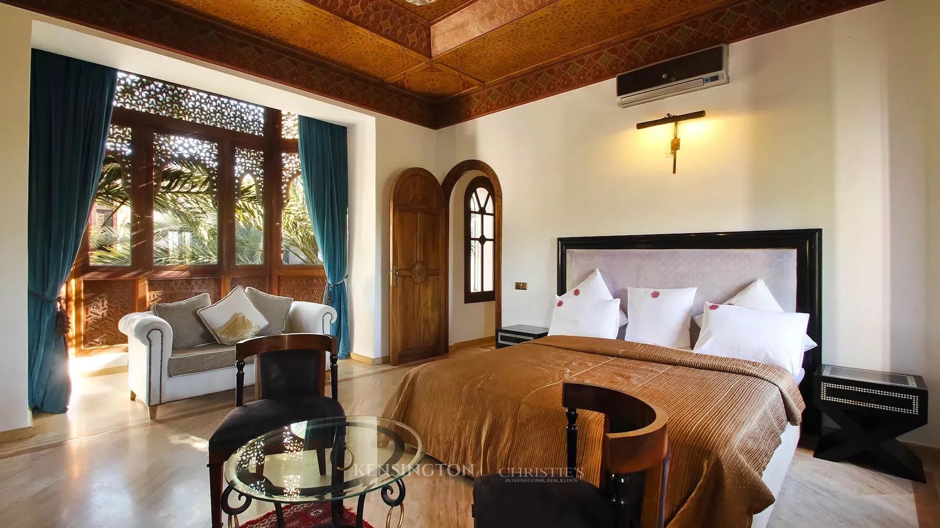 8 Bedroom Villa/Townhouse's Image 9