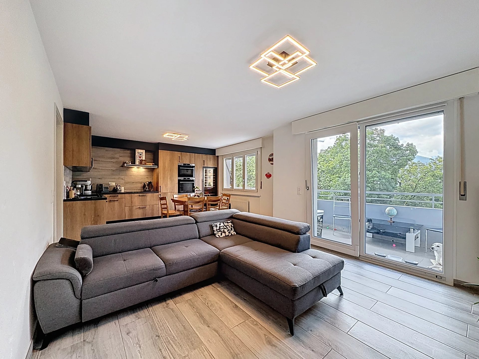 Spacieux 4.5 pièces entièrement rénové sans vis-à-vis